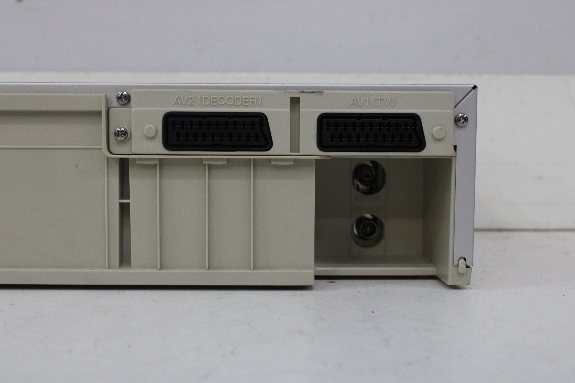 Philips VR 550 VHS Video Recorder – foto 7 – kavel bij GSD Auctions, Zoeterwoude