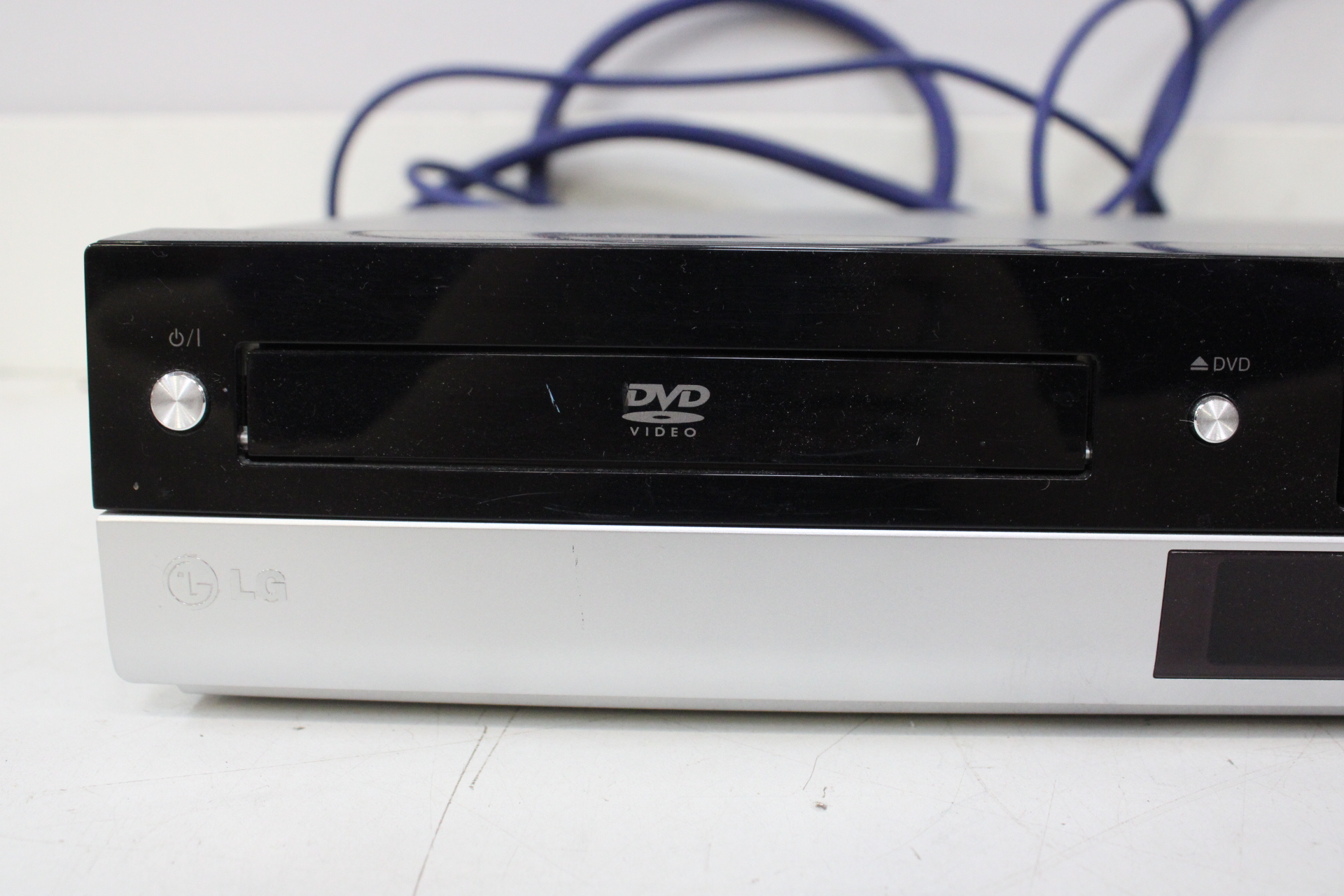 LG DVD speler en videocassette recorder V290 – foto 5 – kavel bij GSD Auctions, Zoeterwoude