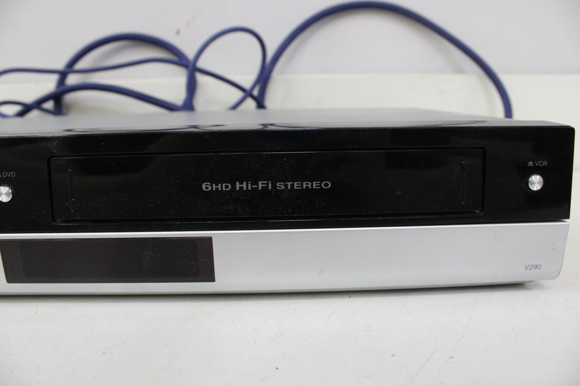 LG DVD speler en videocassette recorder V290 – foto 6 – kavel bij GSD Auctions, Zoeterwoude