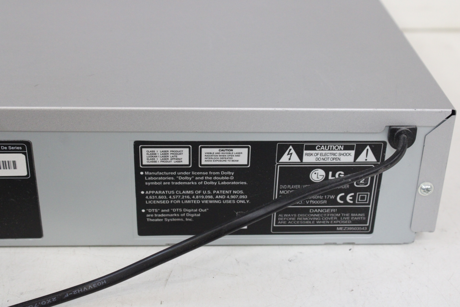 LG DVD speler en videocassette recorder V290 – foto 9 – kavel bij GSD Auctions, Zoeterwoude