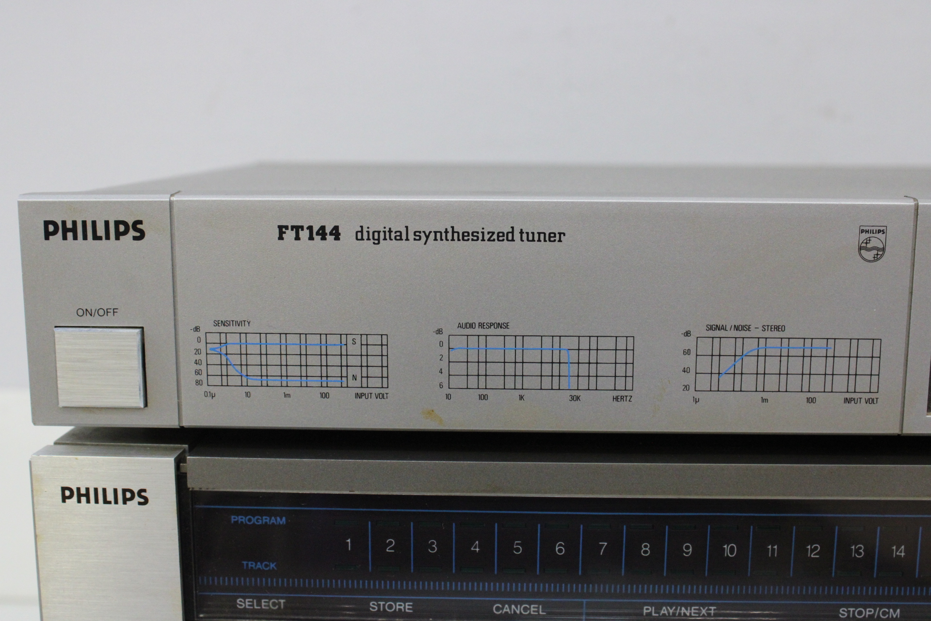 Philips FT144 tuner, CD200 speler en FC141 cassette recorder – foto 3 – kavel bij GSD Auctions, Zoeterwoude