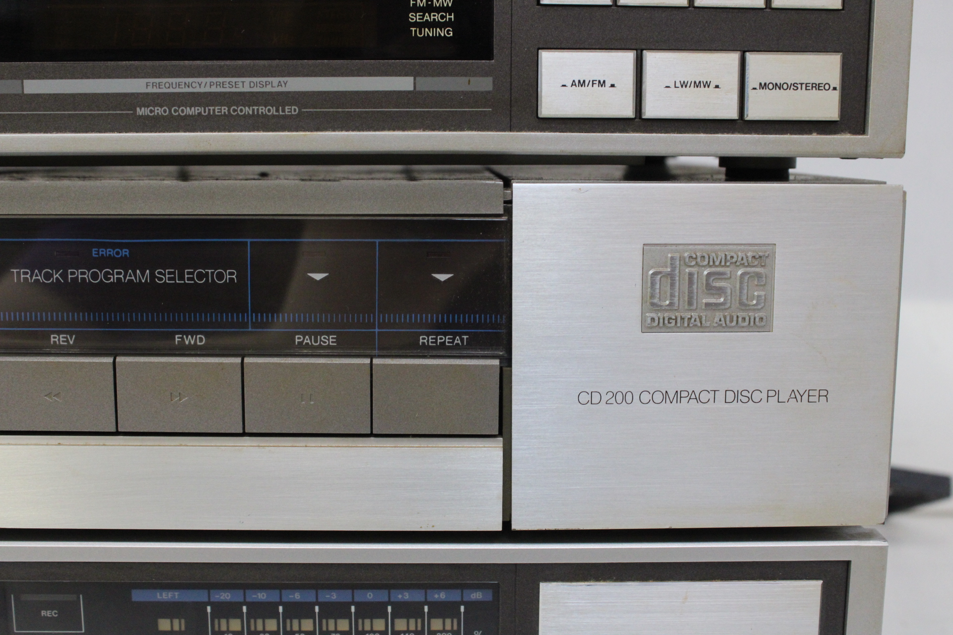 Philips FT144 tuner, CD200 speler en FC141 cassette recorder – foto 7 – kavel bij GSD Auctions, Zoeterwoude