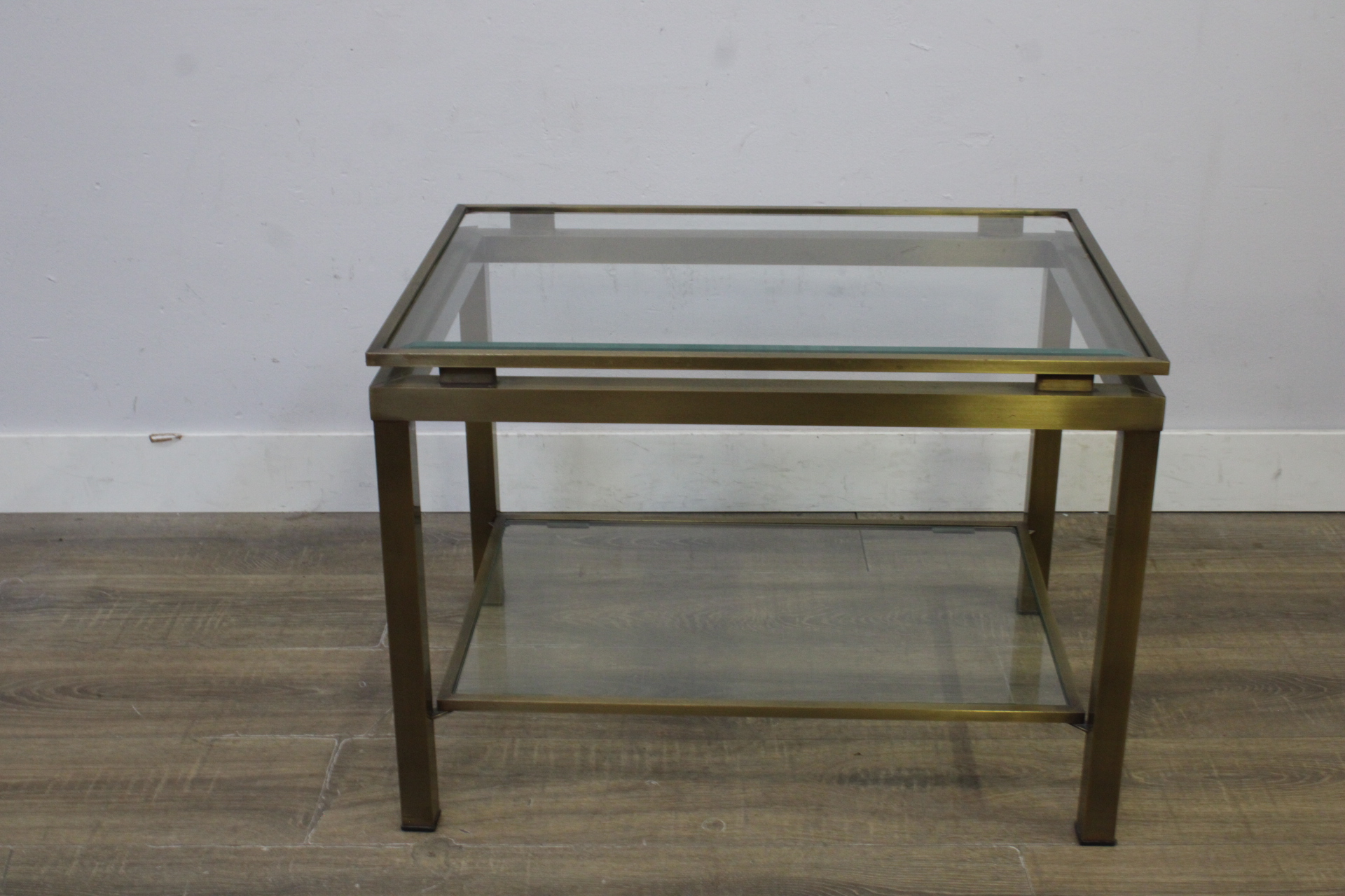 Vierkante salontafel met glazen bladen en metalen frame – foto 5 – kavel bij GSD Auctions, Zoeterwoude
