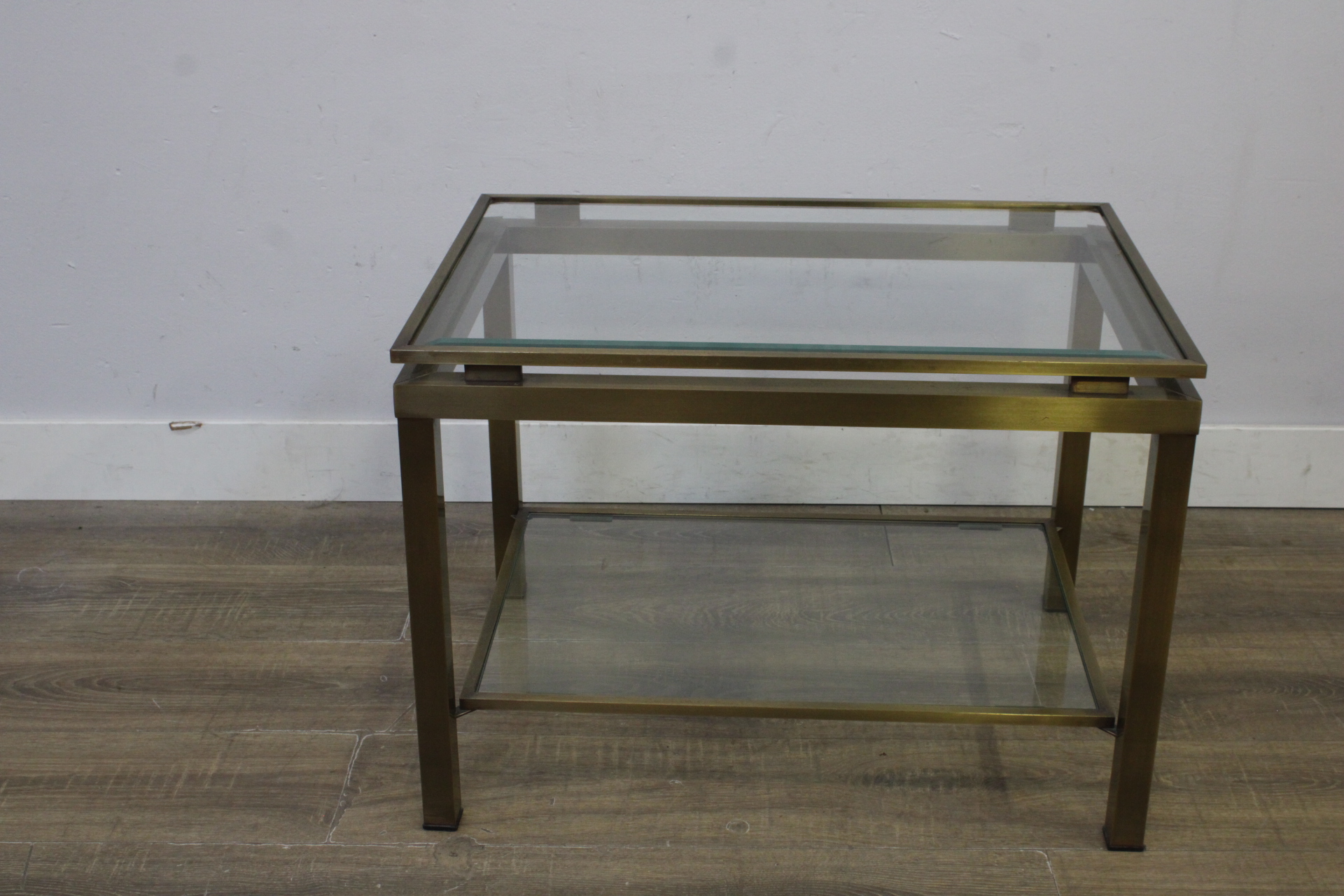 Vierkante salontafel met glazen bladen en metalen frame – foto 6 – kavel bij GSD Auctions, Zoeterwoude