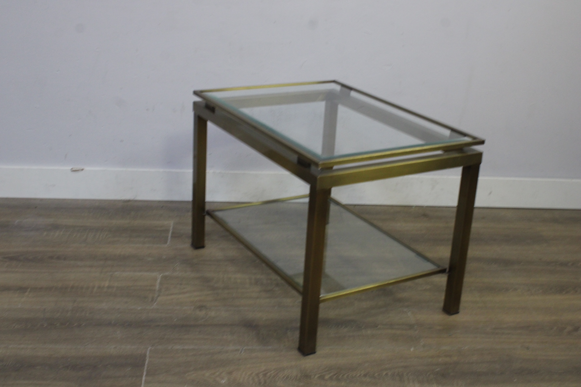 Vierkante salontafel met glazen bladen en metalen frame – foto 9 – kavel bij GSD Auctions, Zoeterwoude