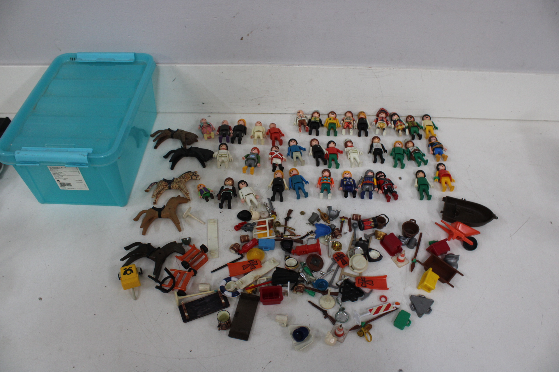 Set Playmobil figuren, dieren en accessoires – foto 2 – kavel bij GSD Auctions, Zoeterwoude