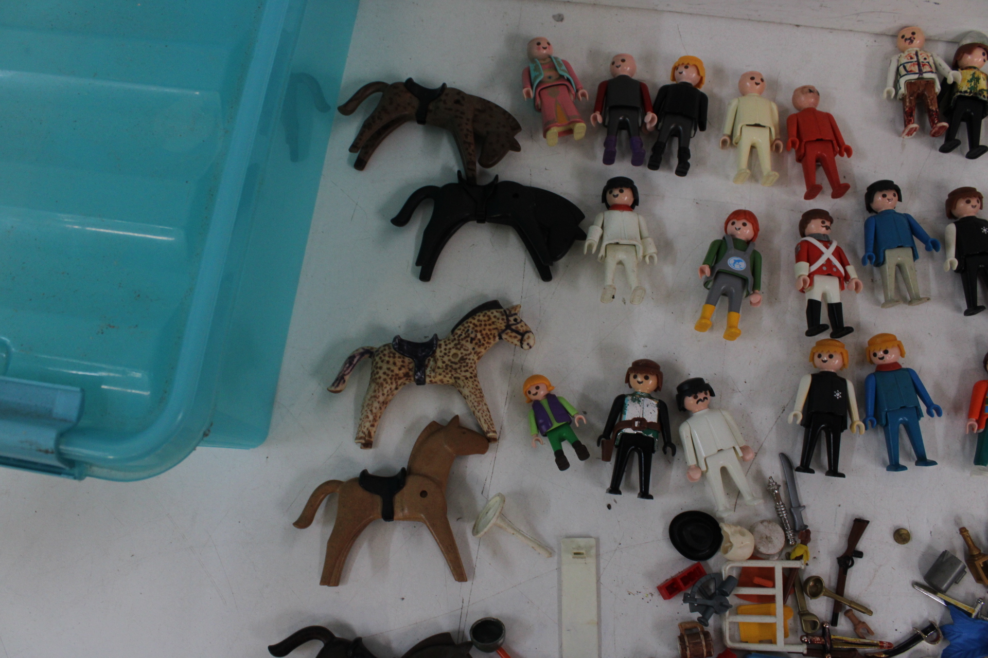 Set Playmobil figuren, dieren en accessoires – foto 6 – kavel bij GSD Auctions, Zoeterwoude