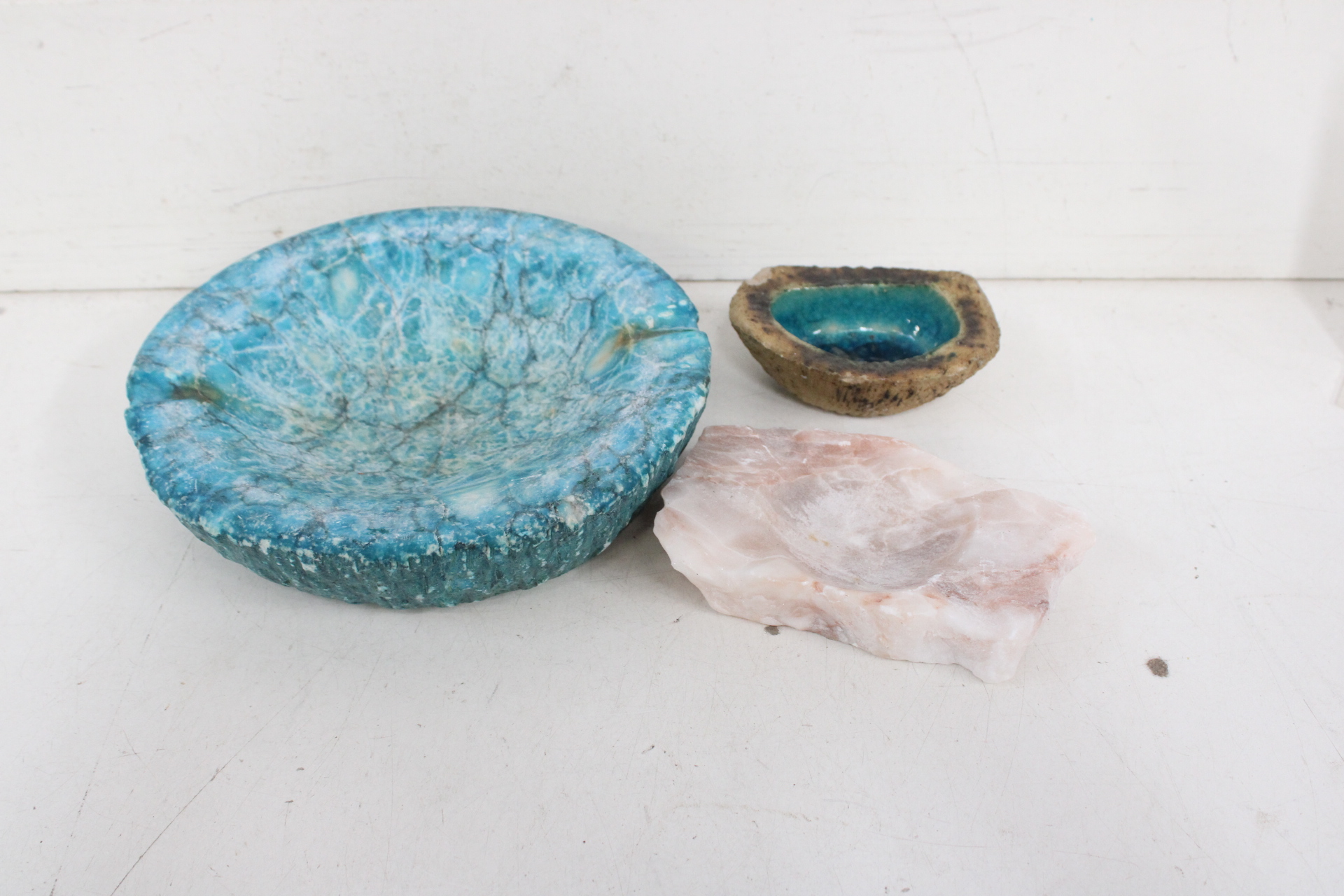 Set van drie stenen schalen – foto 2 – kavel bij GSD Auctions, Zoeterwoude