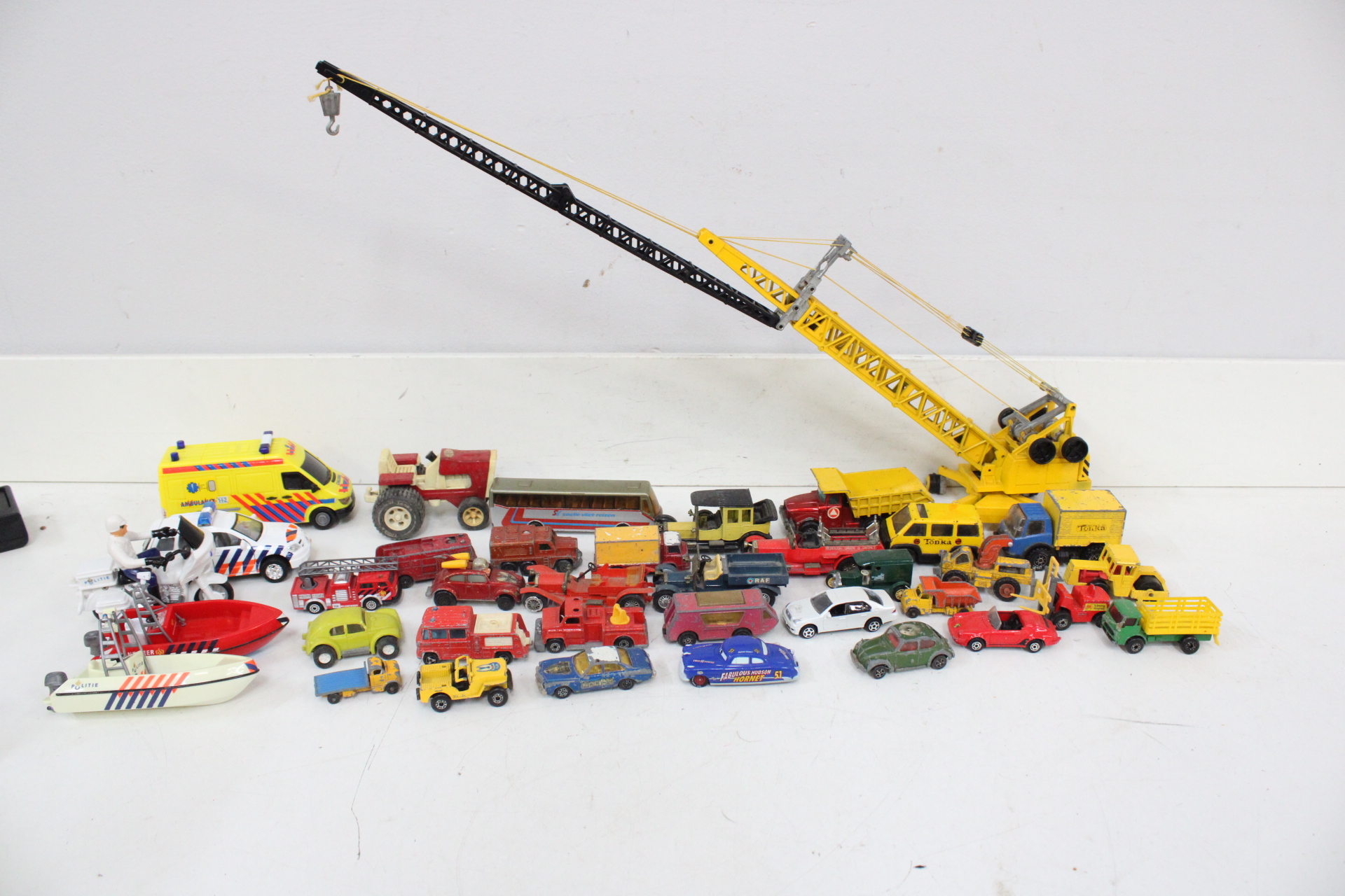 Mix van metalen speelgoedvoertuigen inclusief hijskraan – foto 2 – kavel bij GSD Auctions, Zoeterwoude