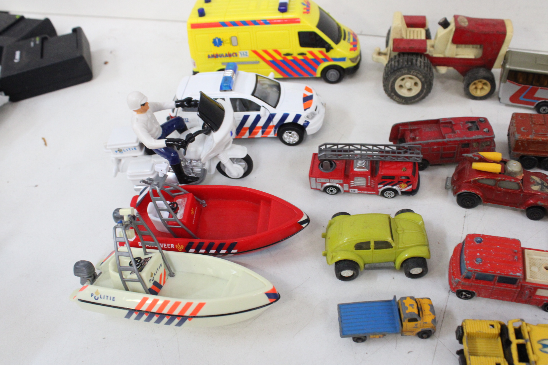 Mix van metalen speelgoedvoertuigen inclusief hijskraan – foto 4 – kavel bij GSD Auctions, Zoeterwoude