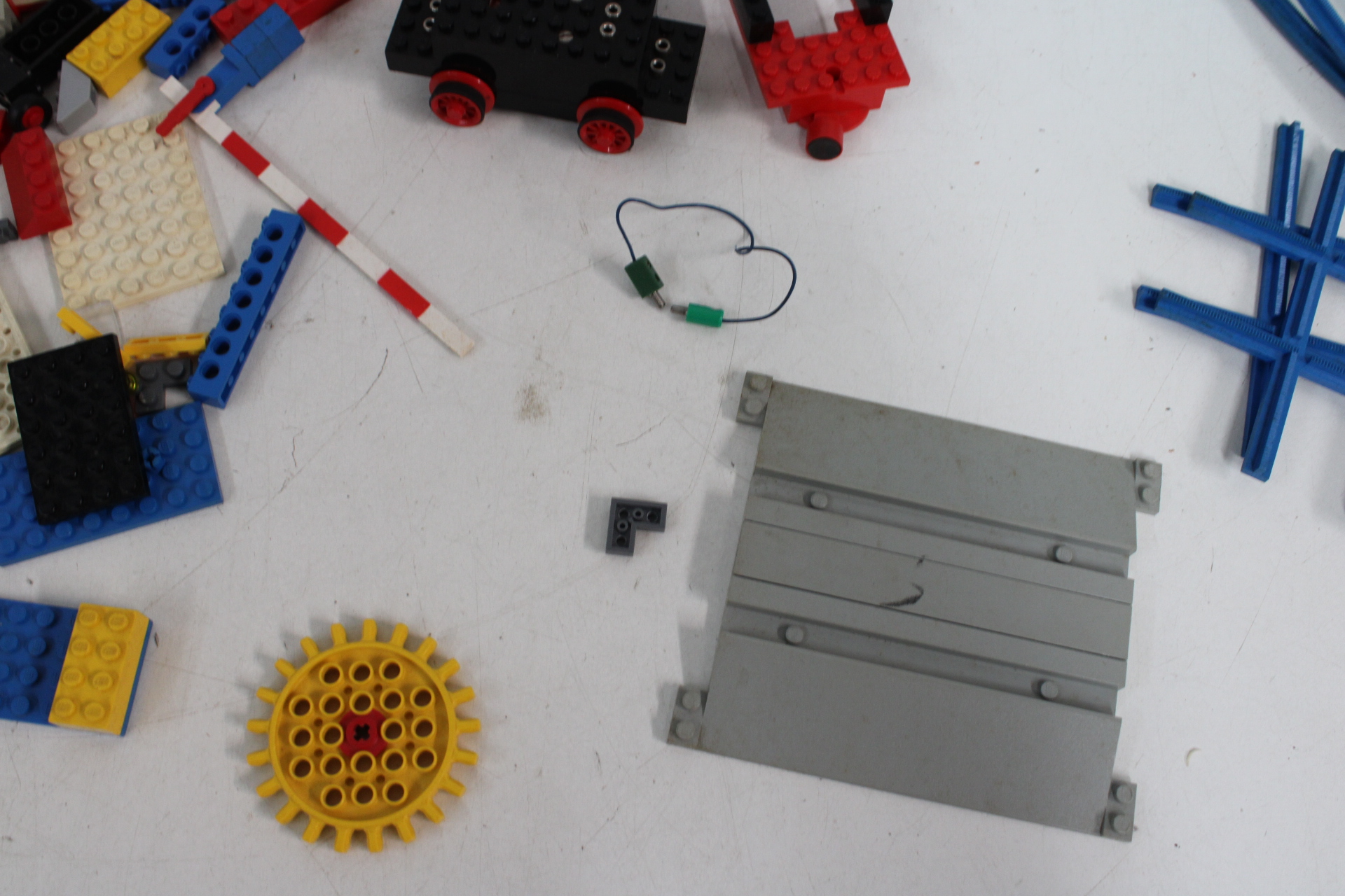 Verzameling Lego met Treinrails – foto 4 – kavel bij GSD Auctions, Zoeterwoude