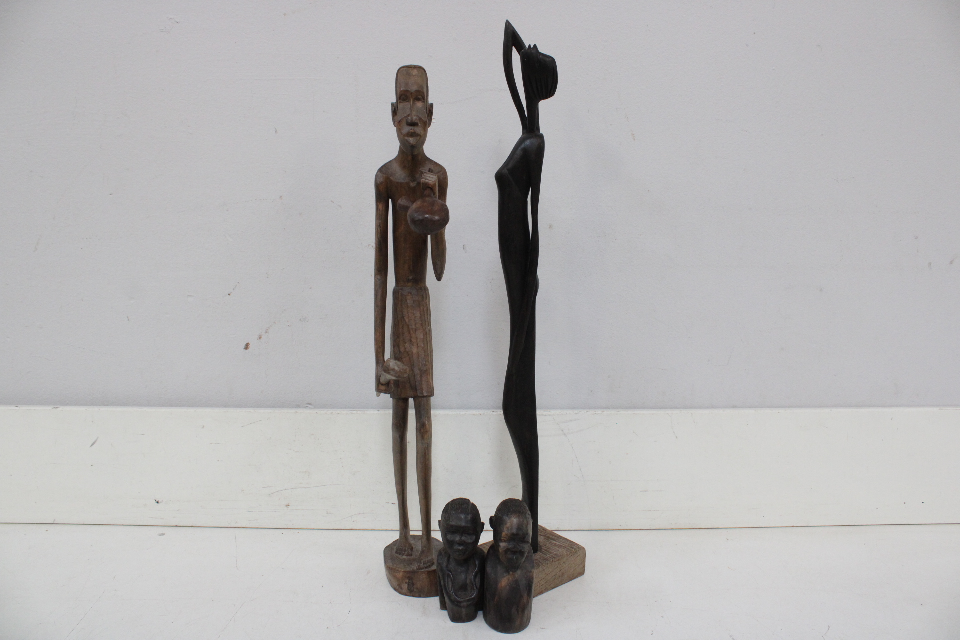 Set van 4 Afrikaanse houten beelden – foto 2 – kavel bij GSD Auctions, Zoeterwoude