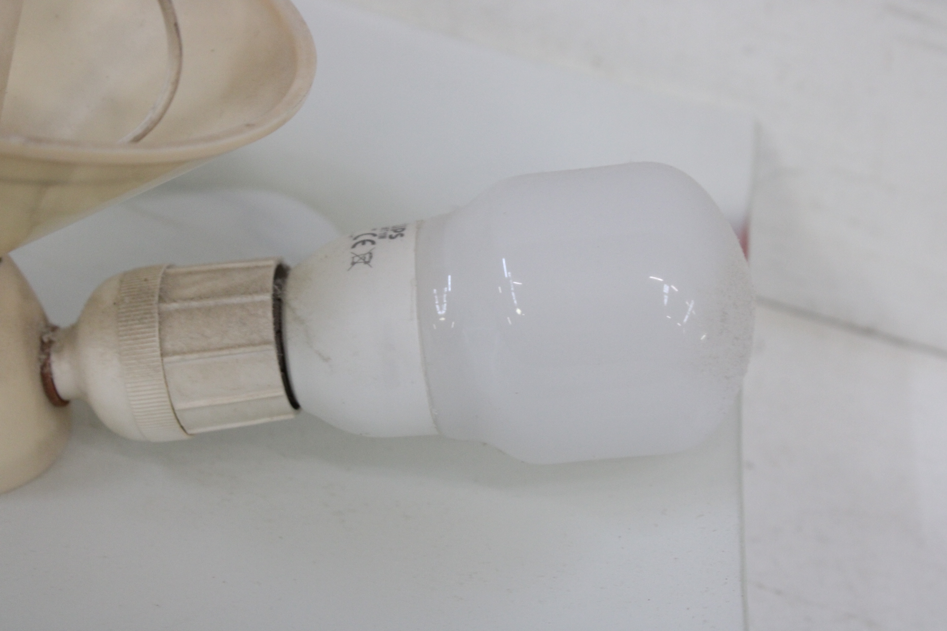 Vierkante glazen plafondlamp met decoratie – foto 4 – kavel bij GSD Auctions, Zoeterwoude