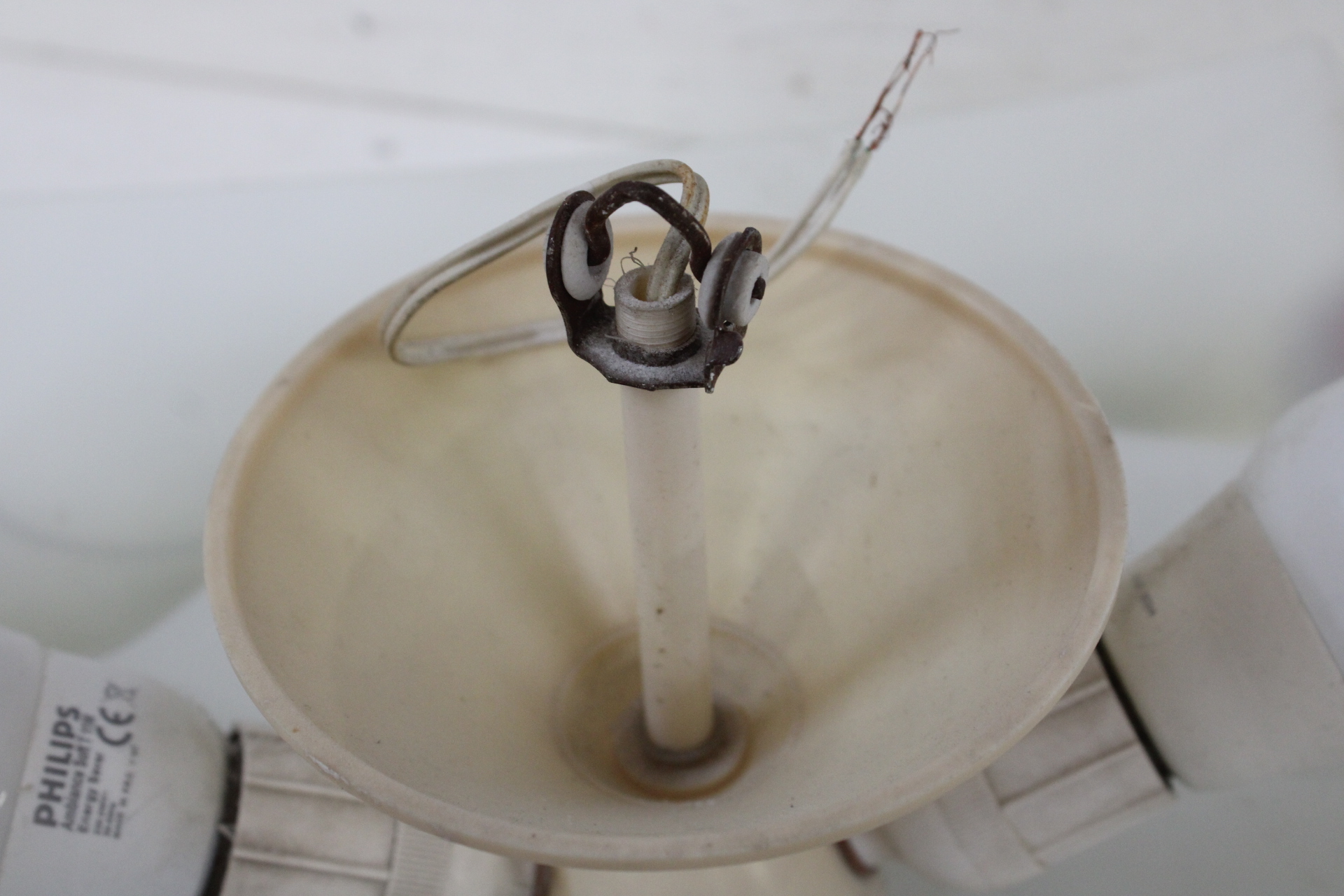 Vierkante glazen plafondlamp met decoratie – foto 6 – kavel bij GSD Auctions, Zoeterwoude