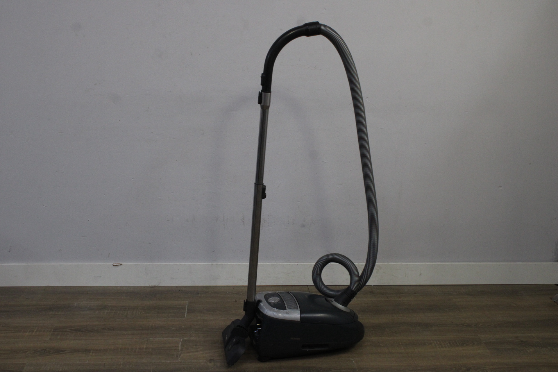 Miele Parkett&Co 5000 stofzuiger – foto 3 – kavel bij GSD Auctions, Zoeterwoude