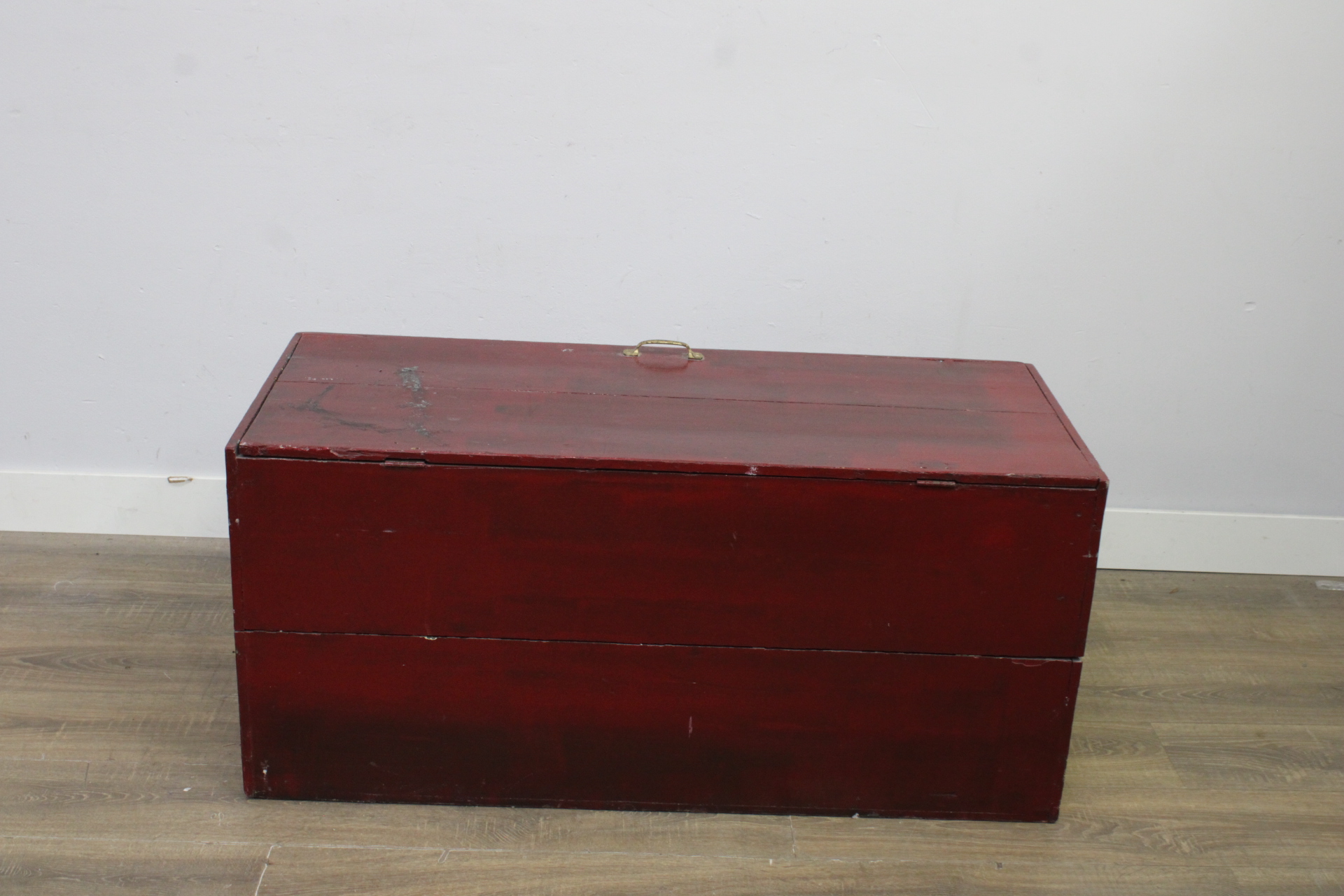 Houten kist met metalen handgrepen – foto 6 – kavel bij GSD Auctions, Zoeterwoude