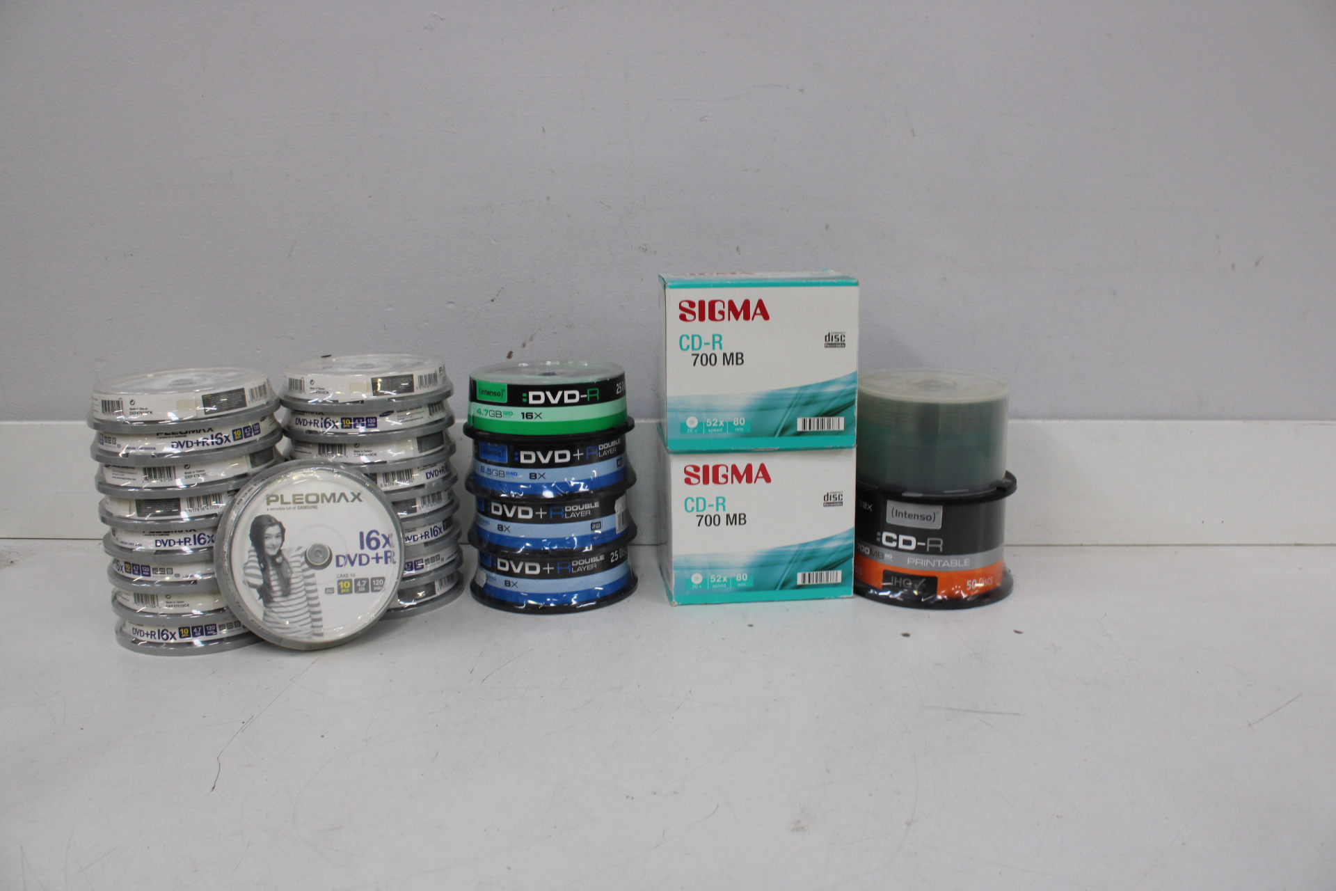 Stapels DVD+R, DVD-R en CD-R - Lege CD's en DVD's – foto 2 – kavel bij GSD Auctions, Zoeterwoude