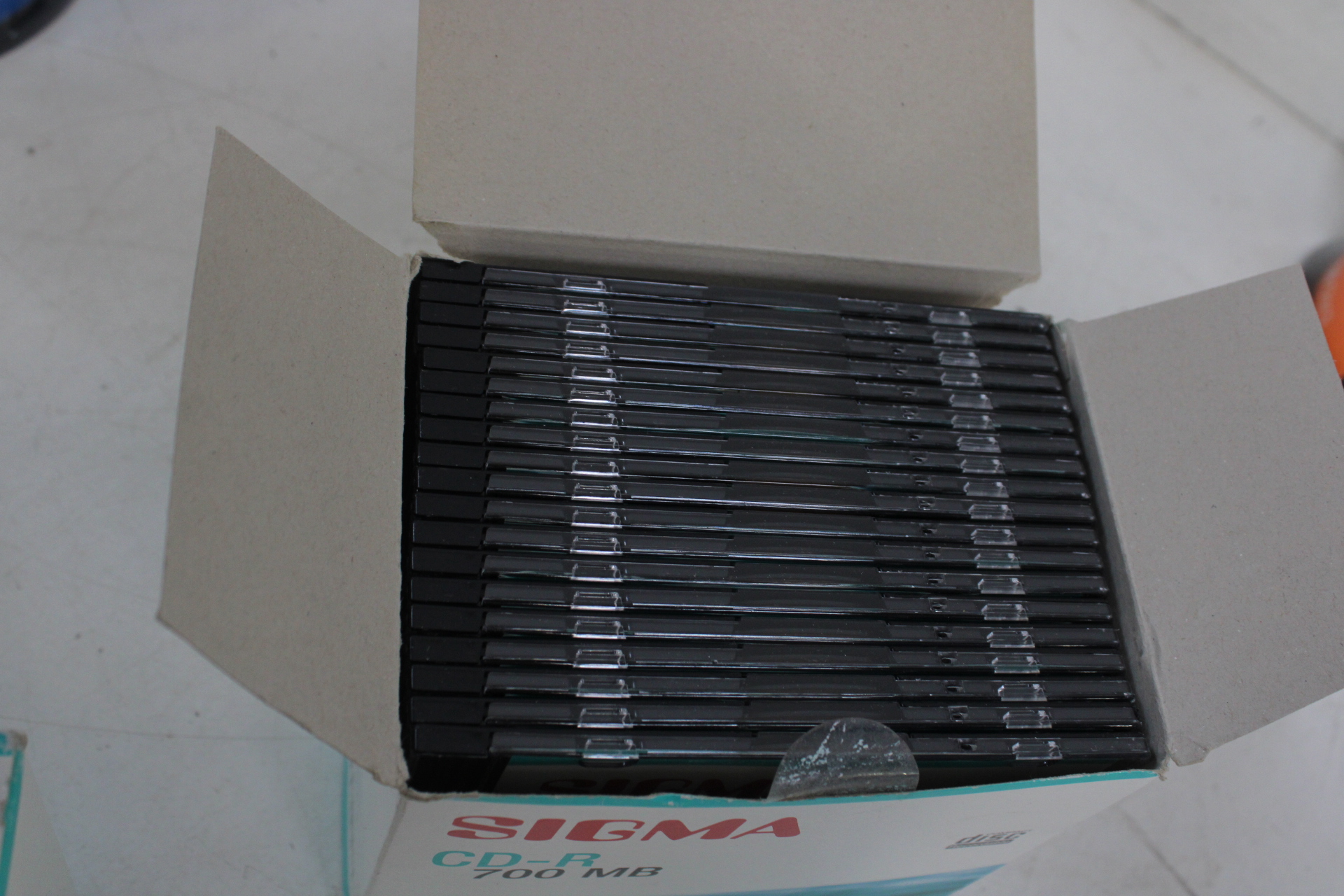 Stapels DVD+R, DVD-R en CD-R - Lege CD's en DVD's – foto 7 – kavel bij GSD Auctions, Zoeterwoude
