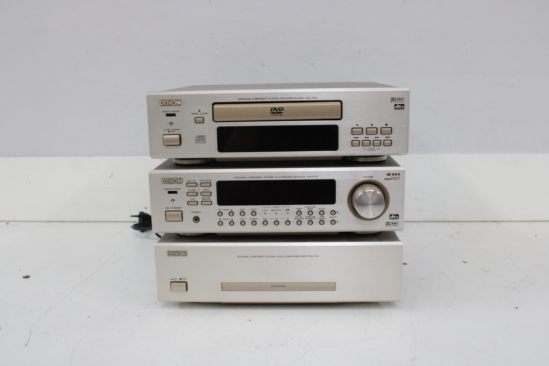 Denon System met DVD speler, AV Receiver en Amplifier – foto 2 – kavel bij GSD Auctions, Zoeterwoude