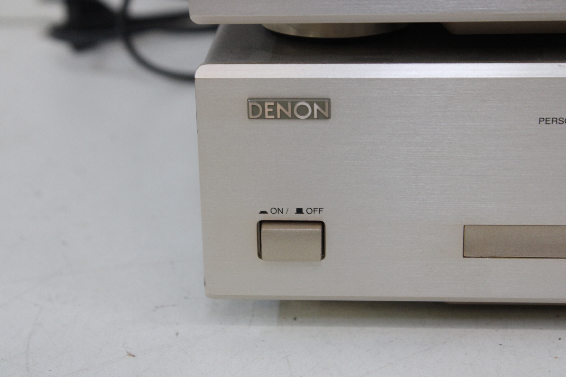 Denon System met DVD speler, AV Receiver en Amplifier – foto 9 – kavel bij GSD Auctions, Zoeterwoude