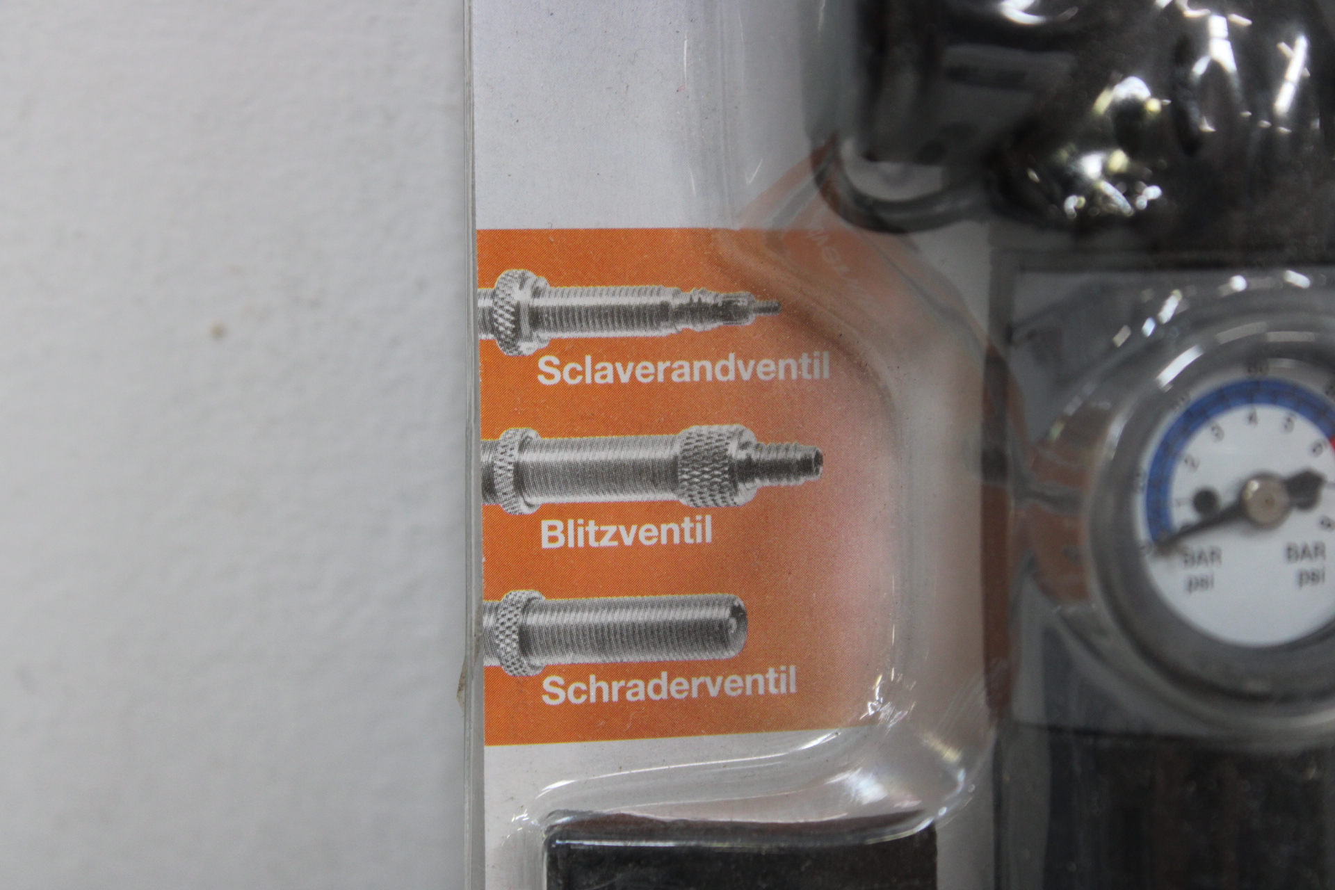 Crivit Sports luchtpomp met manometer – foto 8 – kavel bij GSD Auctions, Zoeterwoude