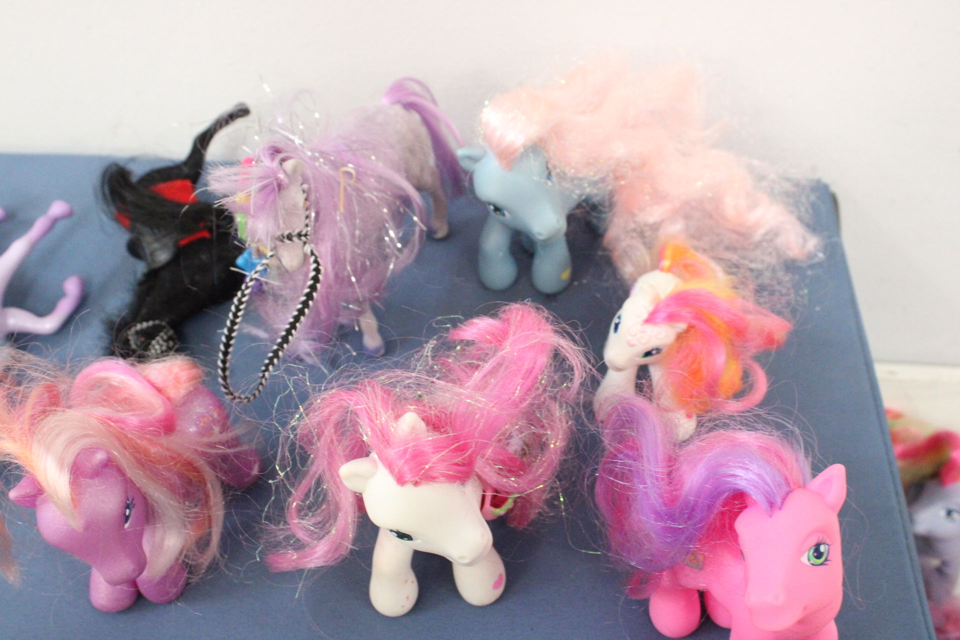 Verzameling My Little Pony figuren met accessoires – foto 3 – kavel bij GSD Auctions, Zoeterwoude