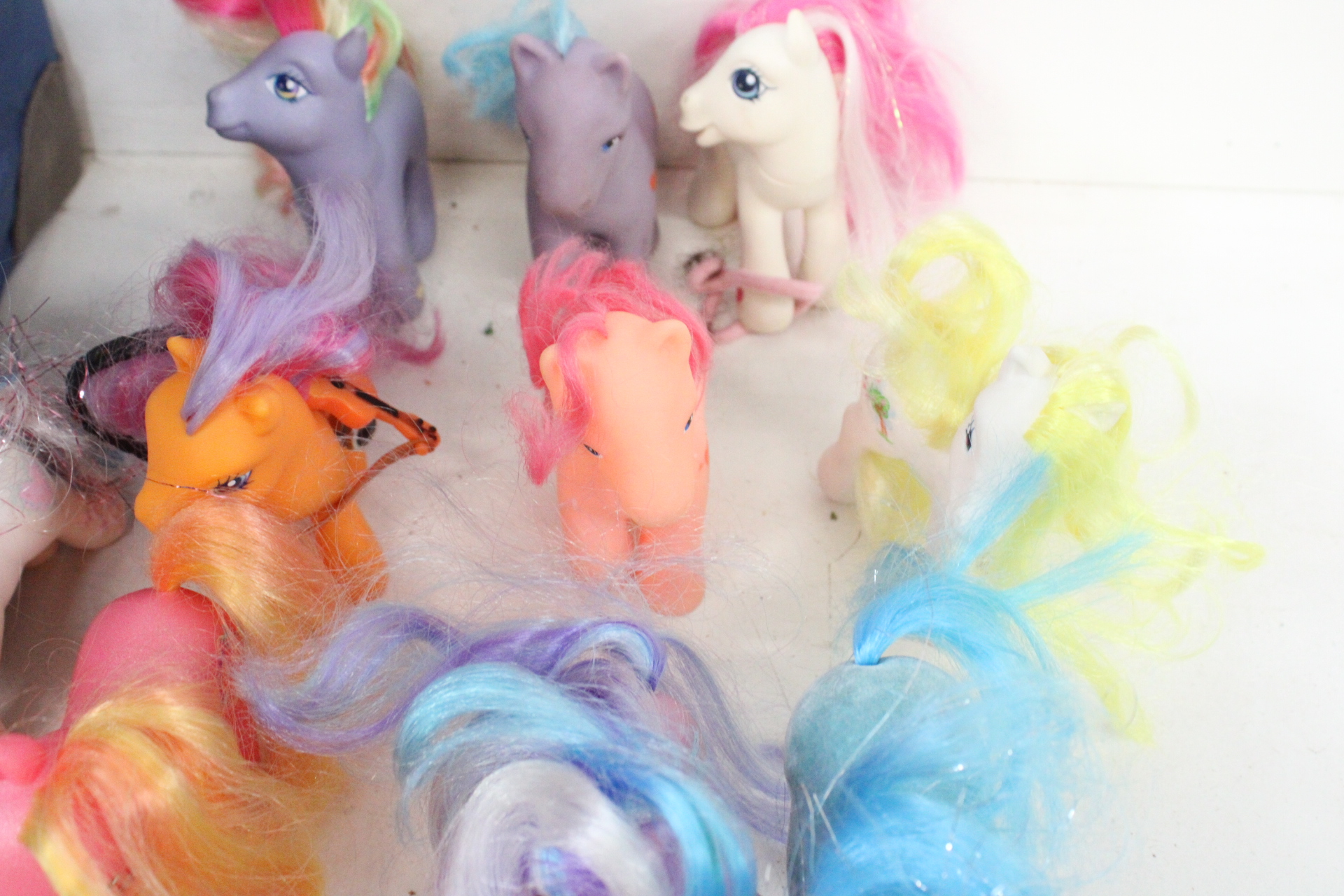 Verzameling My Little Pony figuren met accessoires – foto 6 – kavel bij GSD Auctions, Zoeterwoude