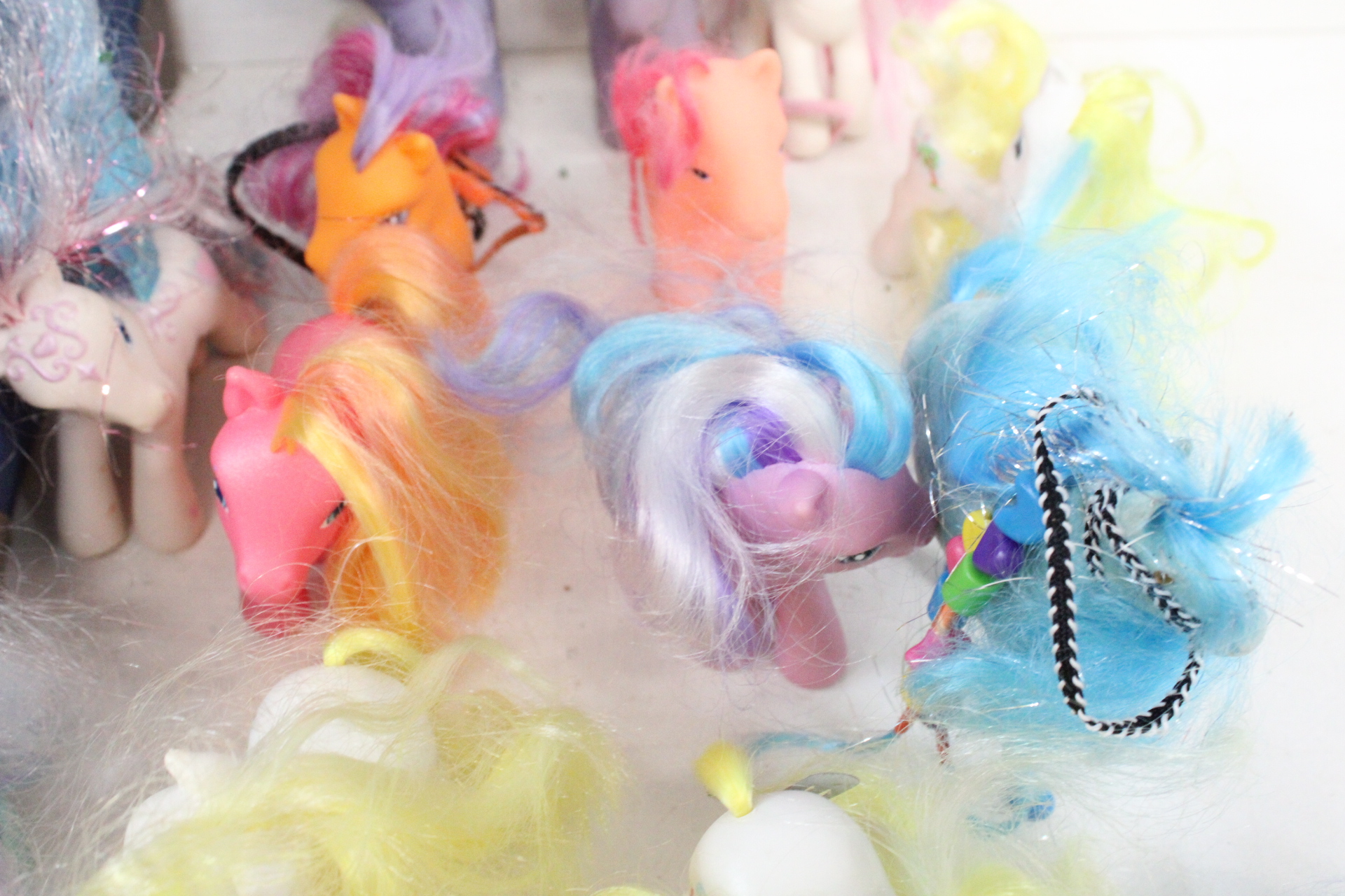 Verzameling My Little Pony figuren met accessoires – foto 8 – kavel bij GSD Auctions, Zoeterwoude