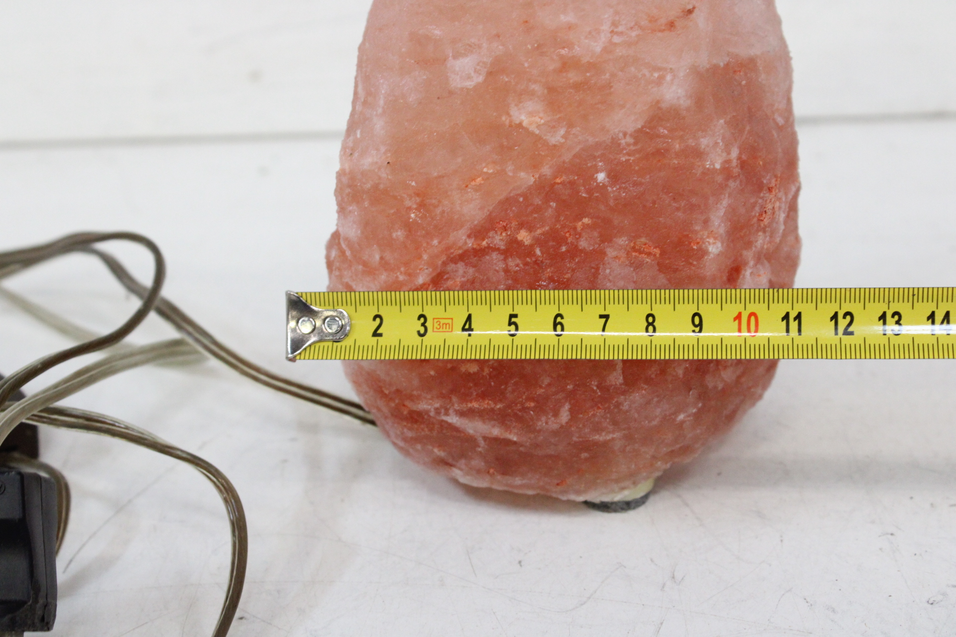Zoutlamp met snoer en schakelaar – foto 7 – kavel bij GSD Auctions, Zoeterwoude