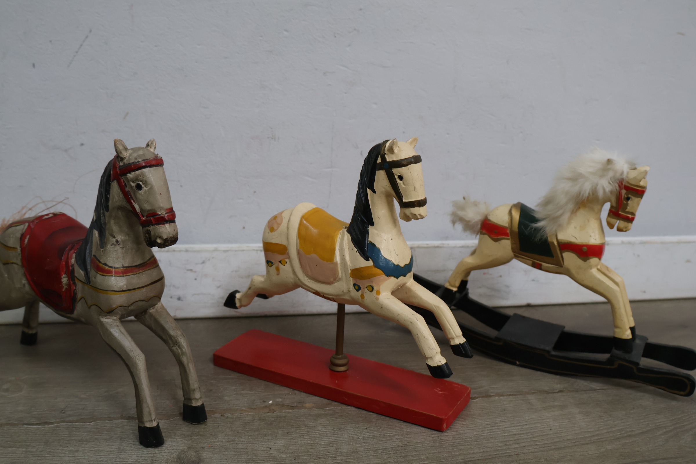 Vintage houten hobbelpaardjes en paardjes – foto 6 – kavel bij GSD Auctions, Zoeterwoude
