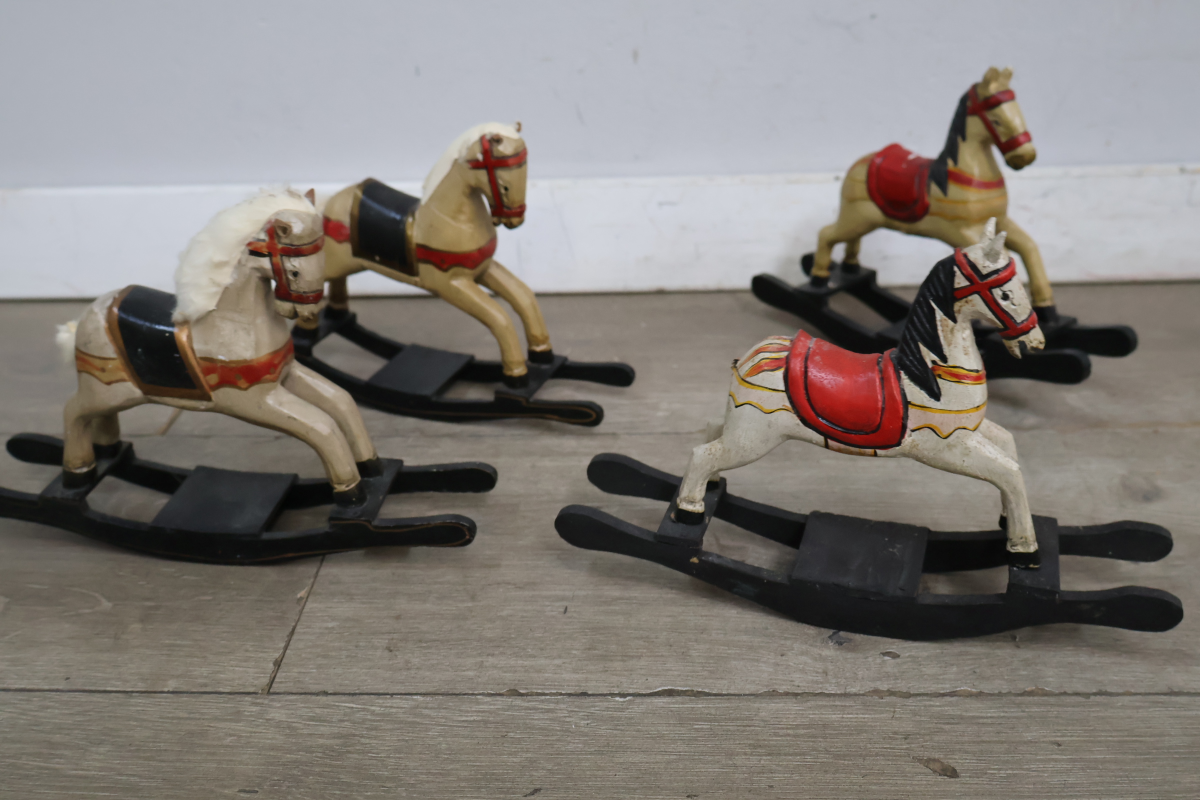 Vintage houten hobbelpaardjes en paardjes – foto 8 – kavel bij GSD Auctions, Zoeterwoude