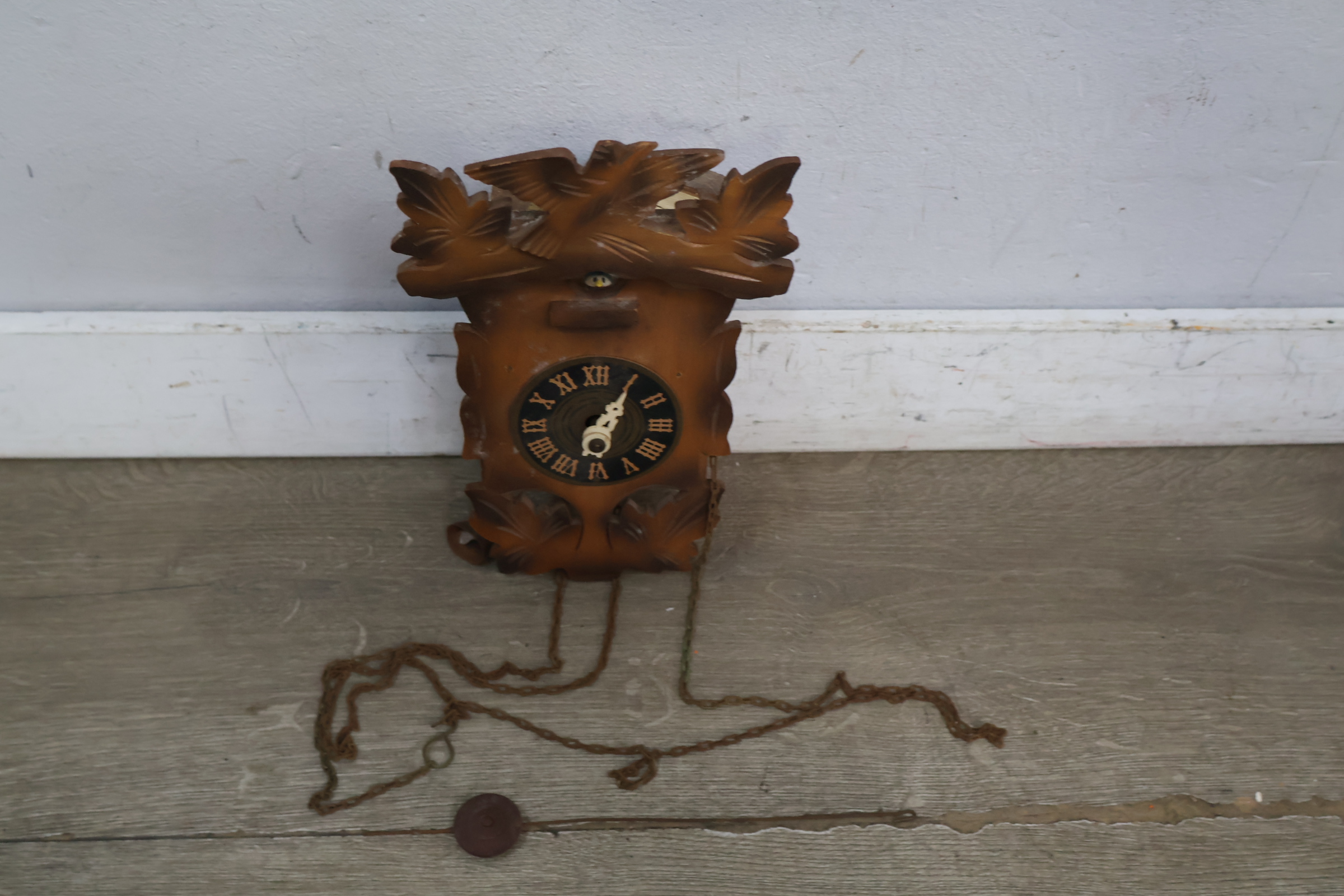 Houten koekoeksklok met vogels en bladeren – foto 6 – kavel bij GSD Auctions, Zoeterwoude