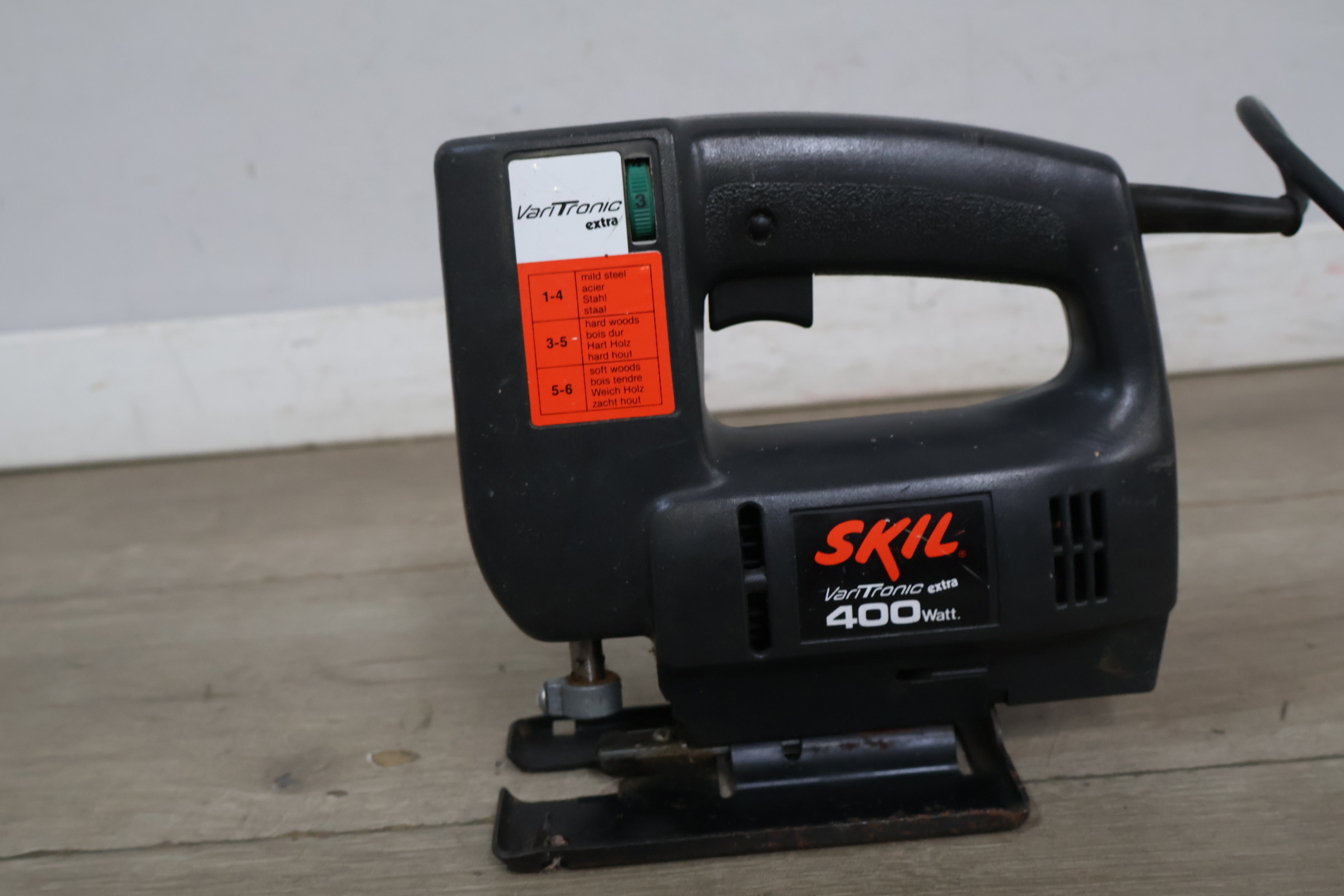 Skil VarTronic extra 400 Watt decoupeerzaag – foto 3 – kavel bij GSD Auctions, Zoeterwoude