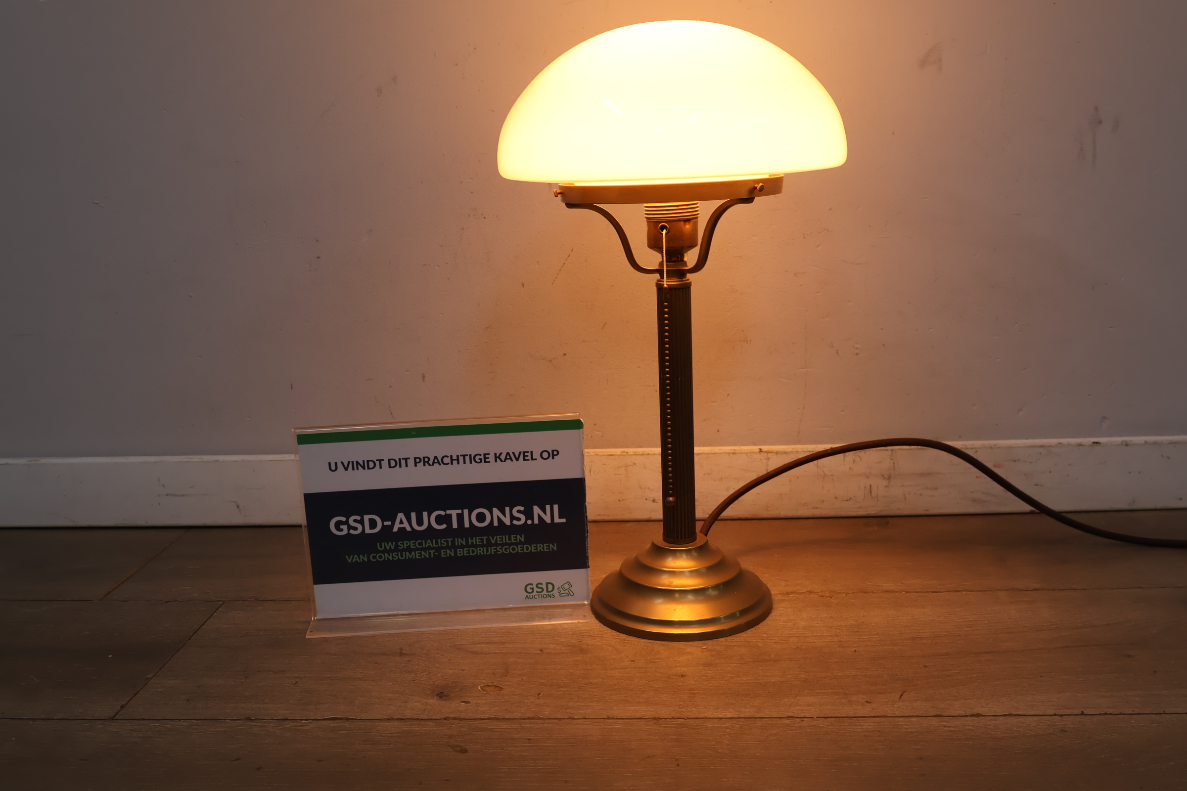 Klassieke messing tafellamp – foto 2 – kavel bij GSD Auctions, Zoeterwoude