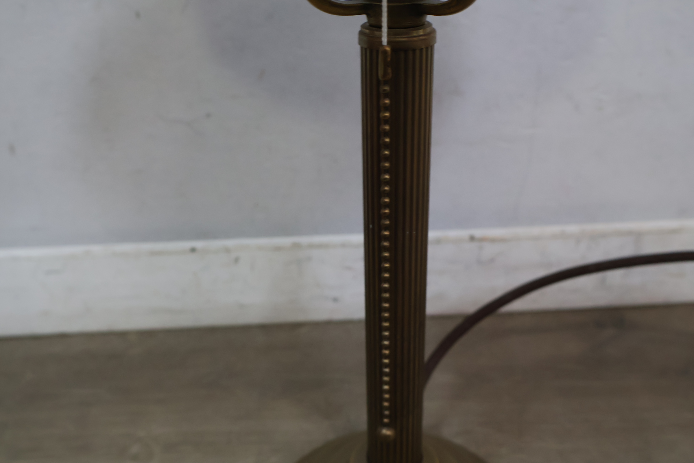 Klassieke messing tafellamp – foto 7 – kavel bij GSD Auctions, Zoeterwoude