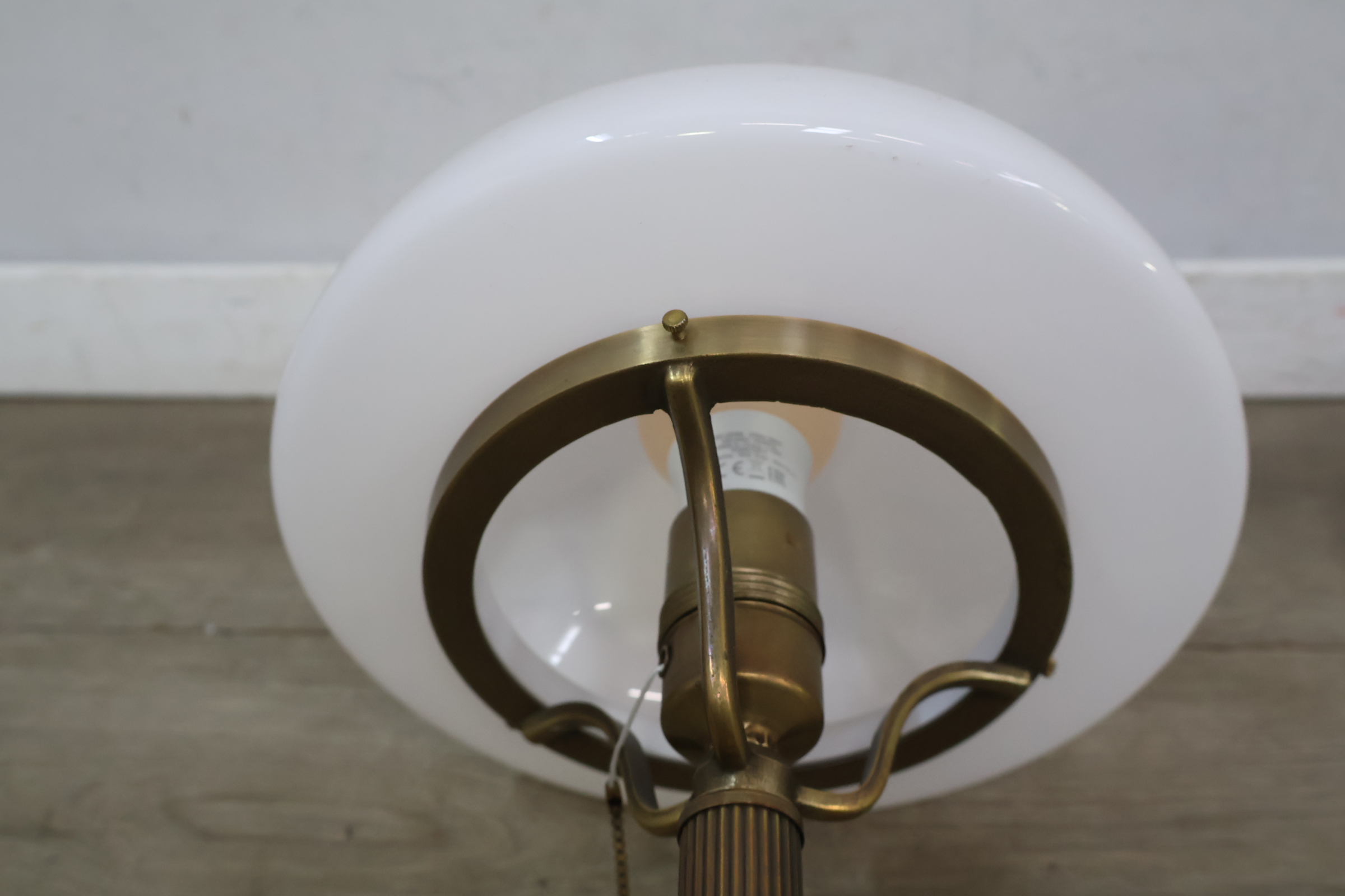 Klassieke messing tafellamp – foto 9 – kavel bij GSD Auctions, Zoeterwoude