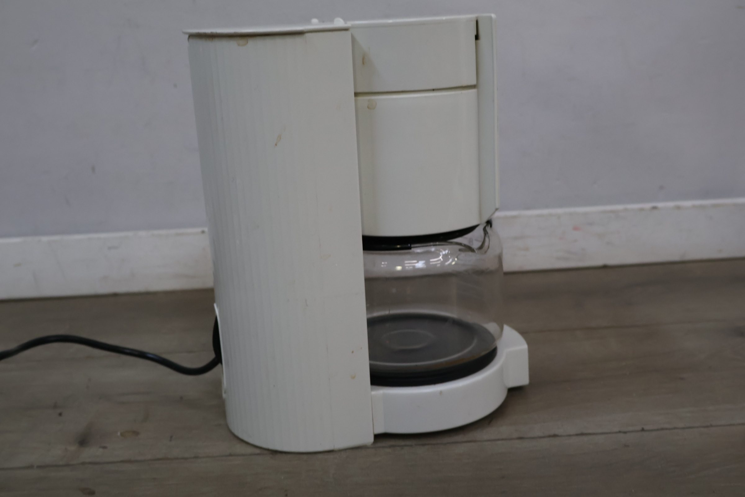 Braun koffiezetapparaat wit met glazen kan – foto 6 – kavel bij GSD Auctions, Zoeterwoude