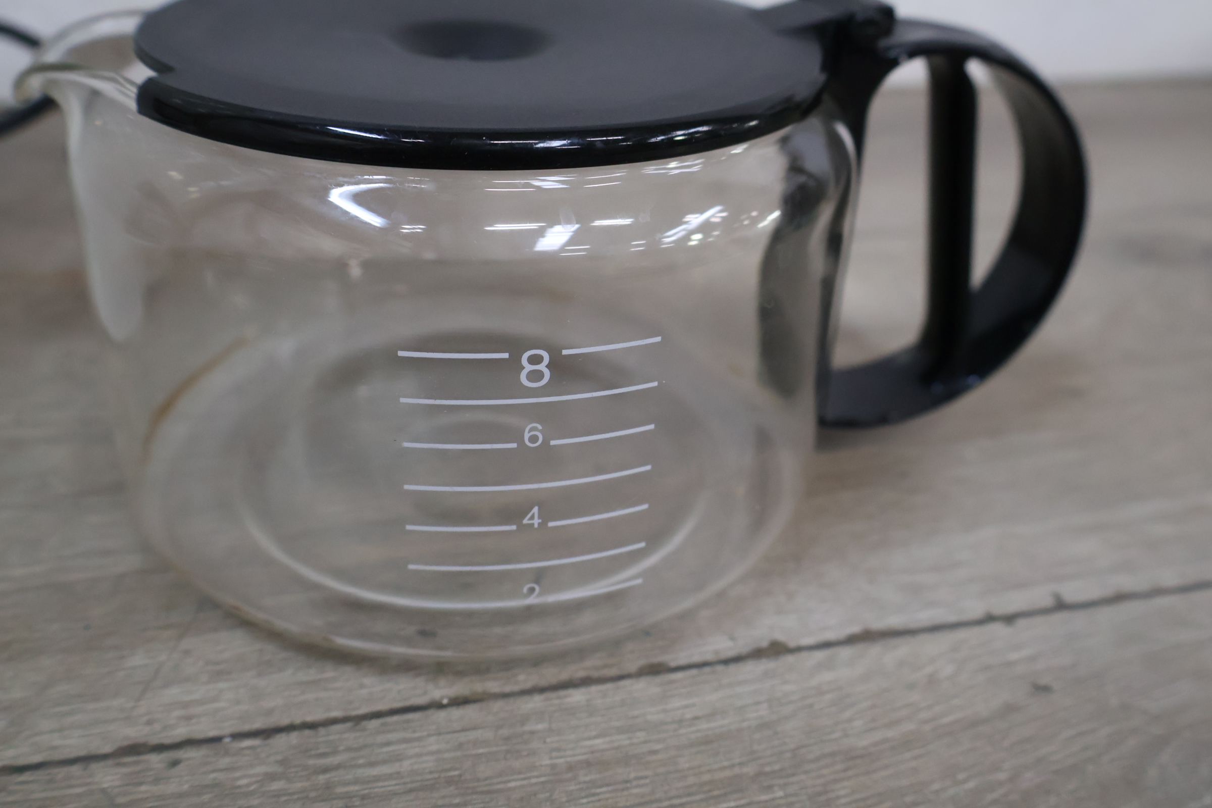 Braun koffiezetapparaat wit met glazen kan – foto 9 – kavel bij GSD Auctions, Zoeterwoude