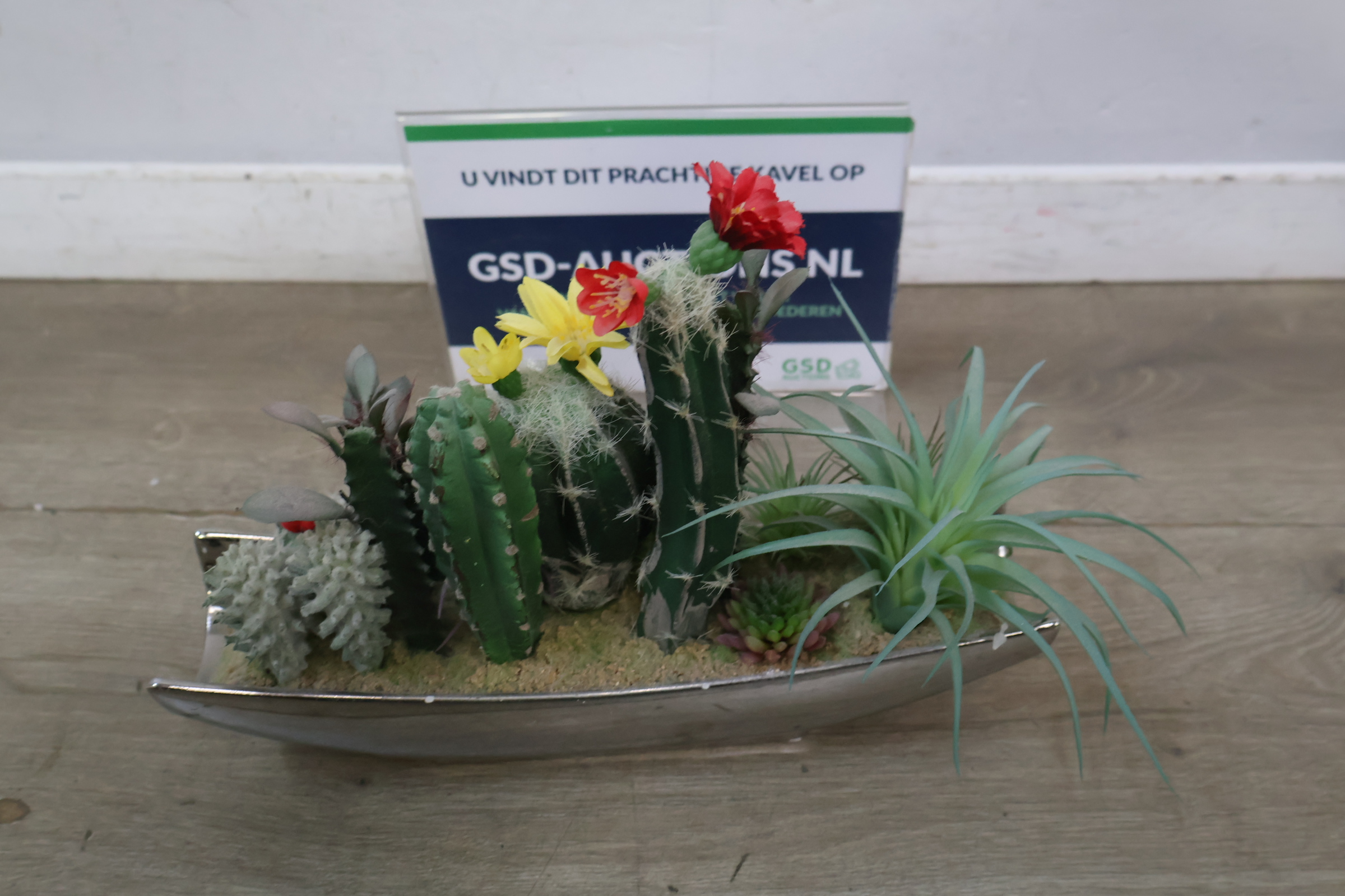 Decoratief kunstplant arrangement – foto 2 – kavel bij GSD Auctions, Zoeterwoude
