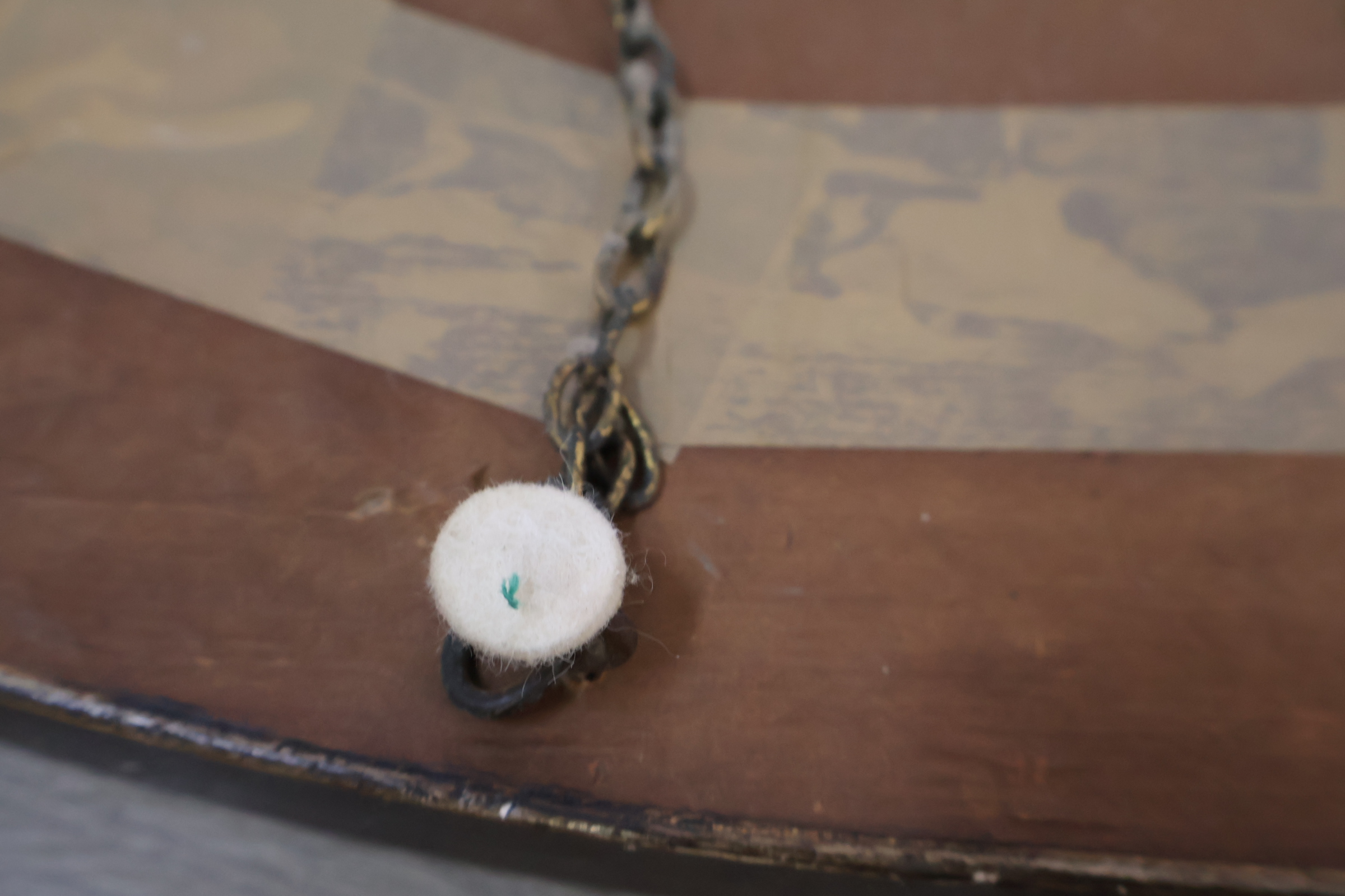Ovale houten spiegel met sierlijke lijst – foto 10 – kavel bij GSD Auctions, Zoeterwoude