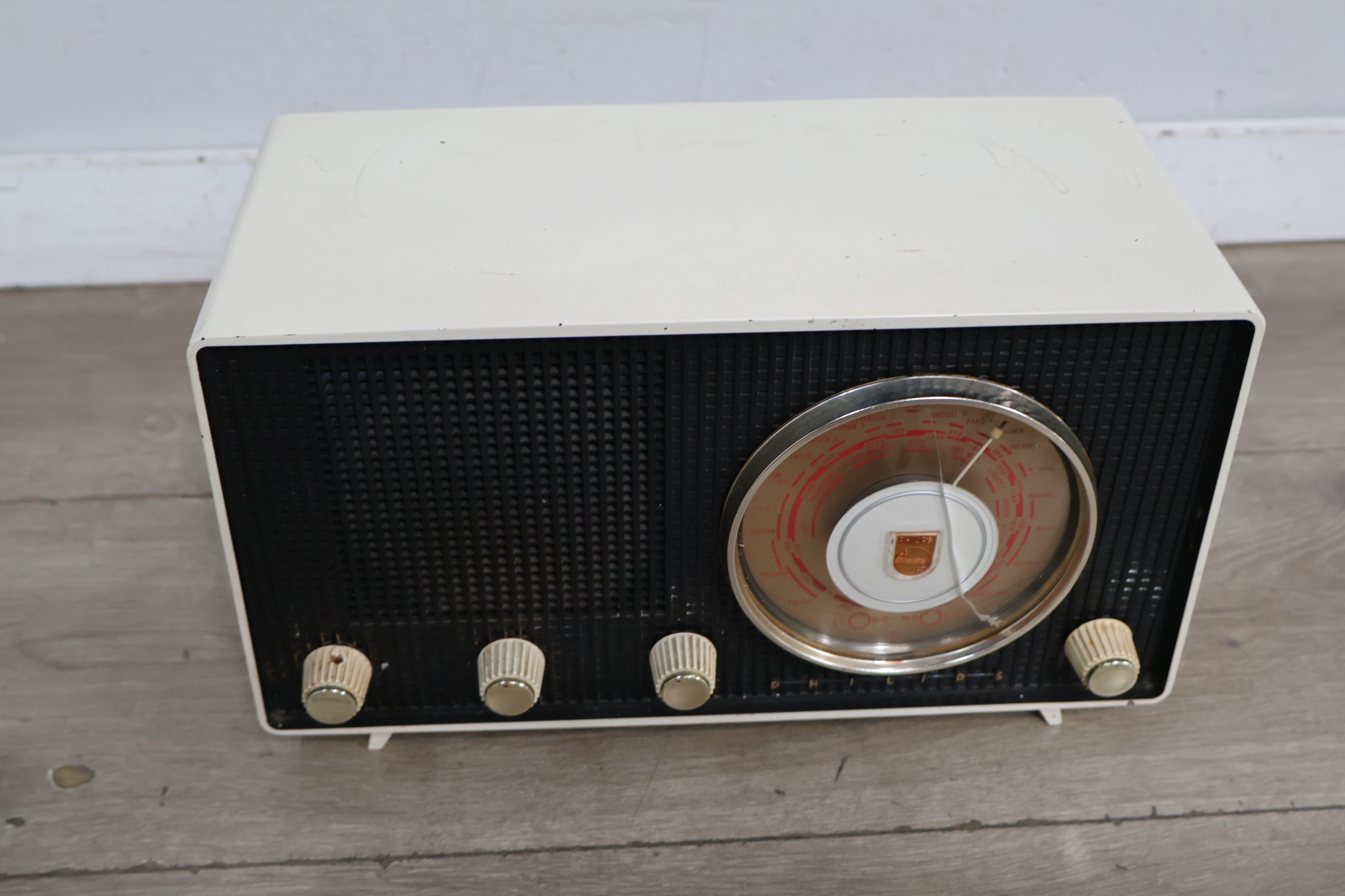 Philips vintage radio met ronde tuning display – foto 3 – kavel bij GSD Auctions, Zoeterwoude