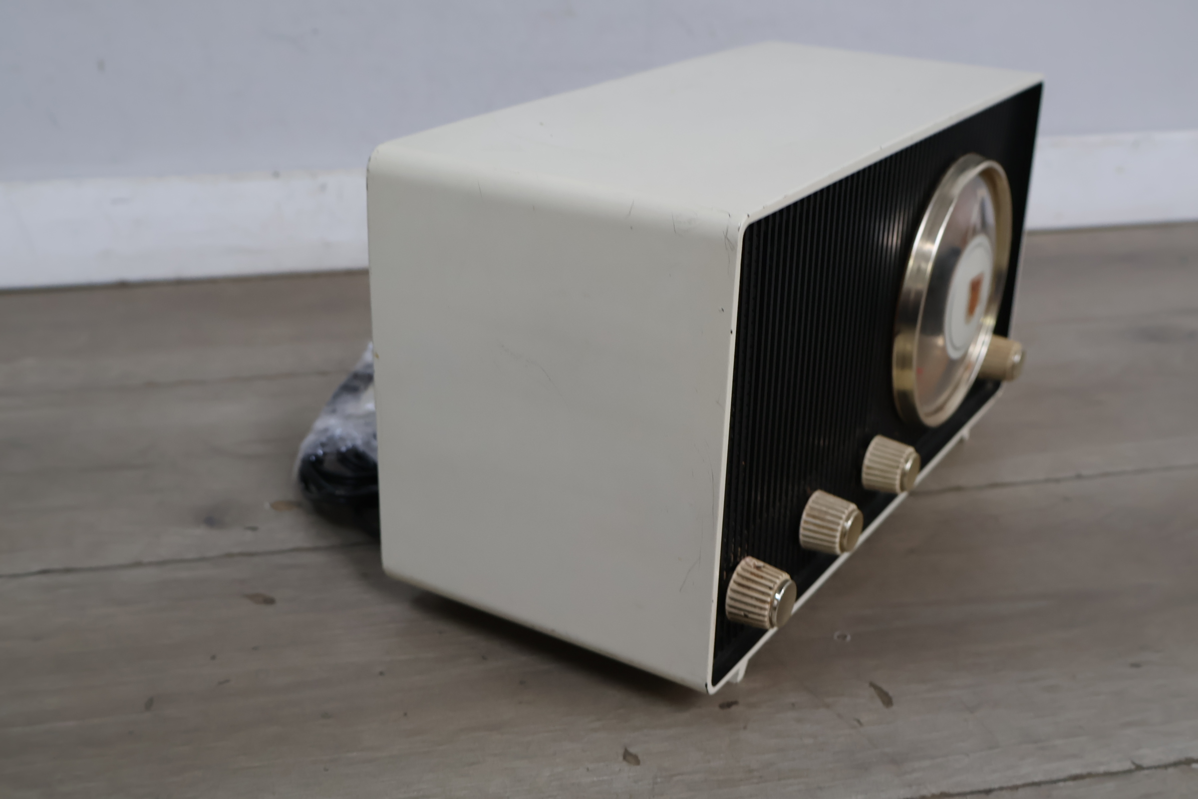 Philips vintage radio met ronde tuning display – foto 6 – kavel bij GSD Auctions, Zoeterwoude