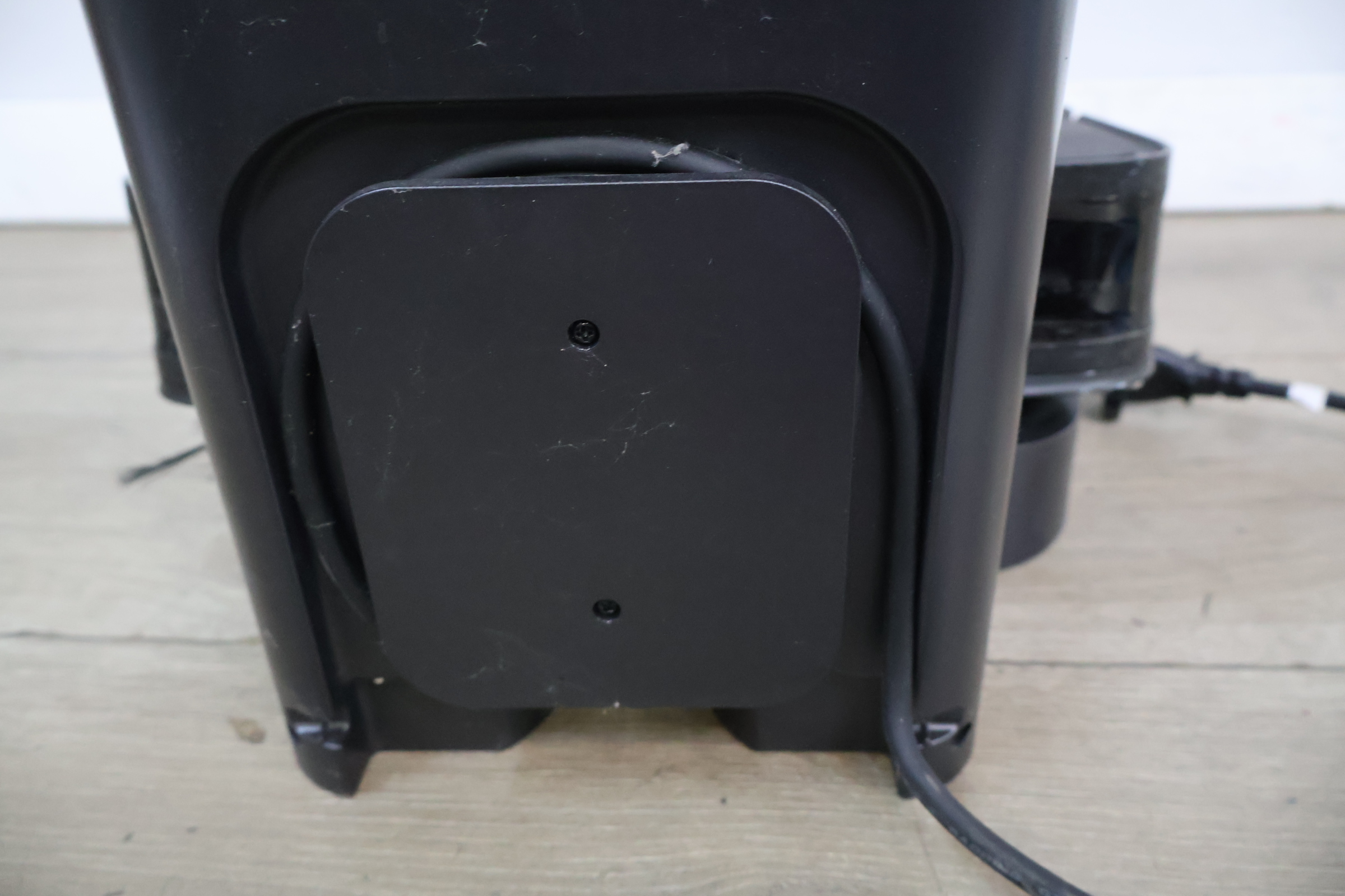 iRobot Roomba robotstofzuiger met oplaadstation – foto 7 – kavel bij GSD Auctions, Zoeterwoude