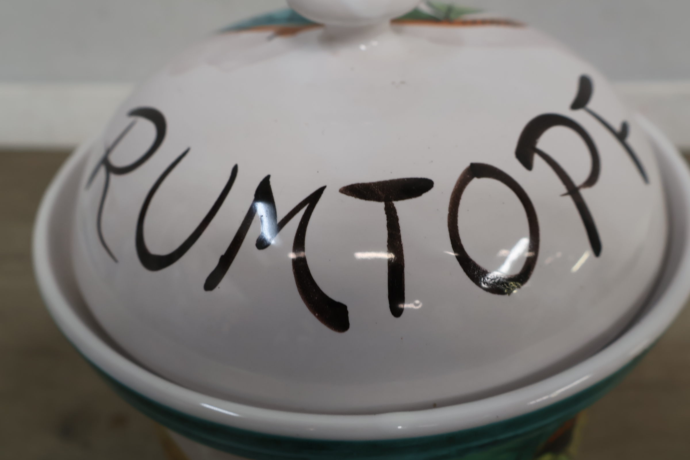 Grote keramische voorraadpot met fruitdecoratie – foto 10 – kavel bij GSD Auctions, Zoeterwoude