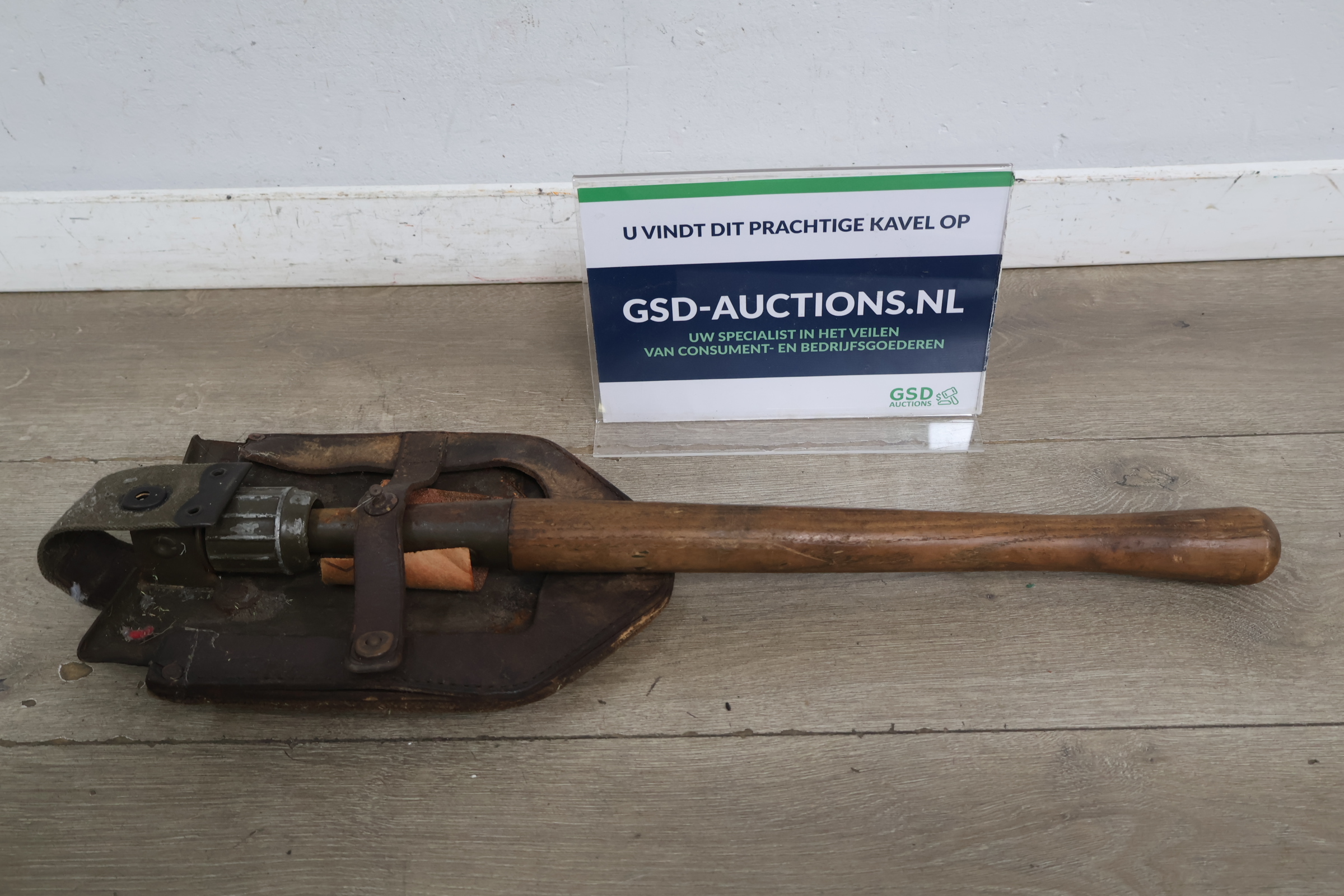 Militaire klapschep – foto 2 – kavel bij GSD Auctions, Zoeterwoude