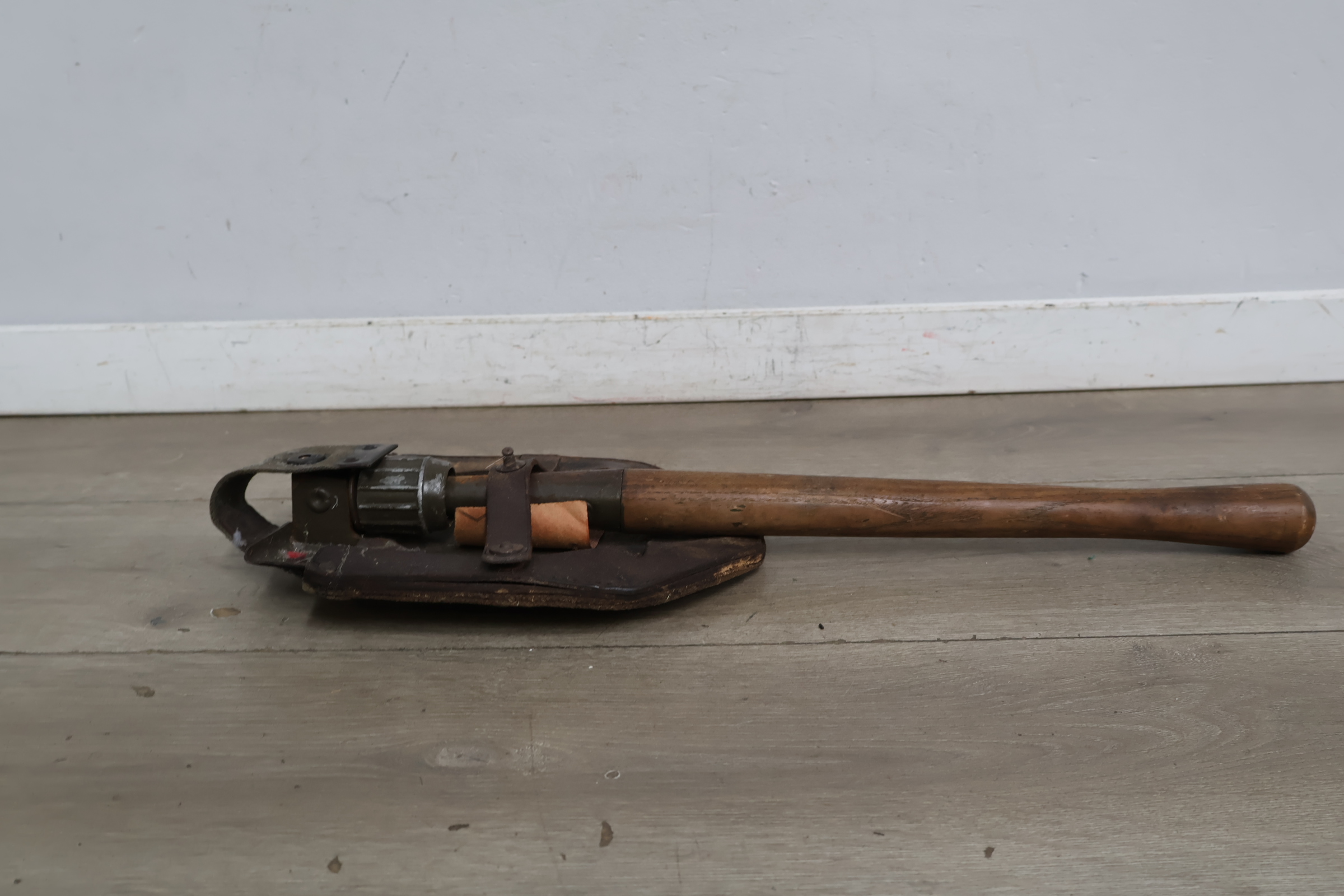 Militaire klapschep – foto 4 – kavel bij GSD Auctions, Zoeterwoude