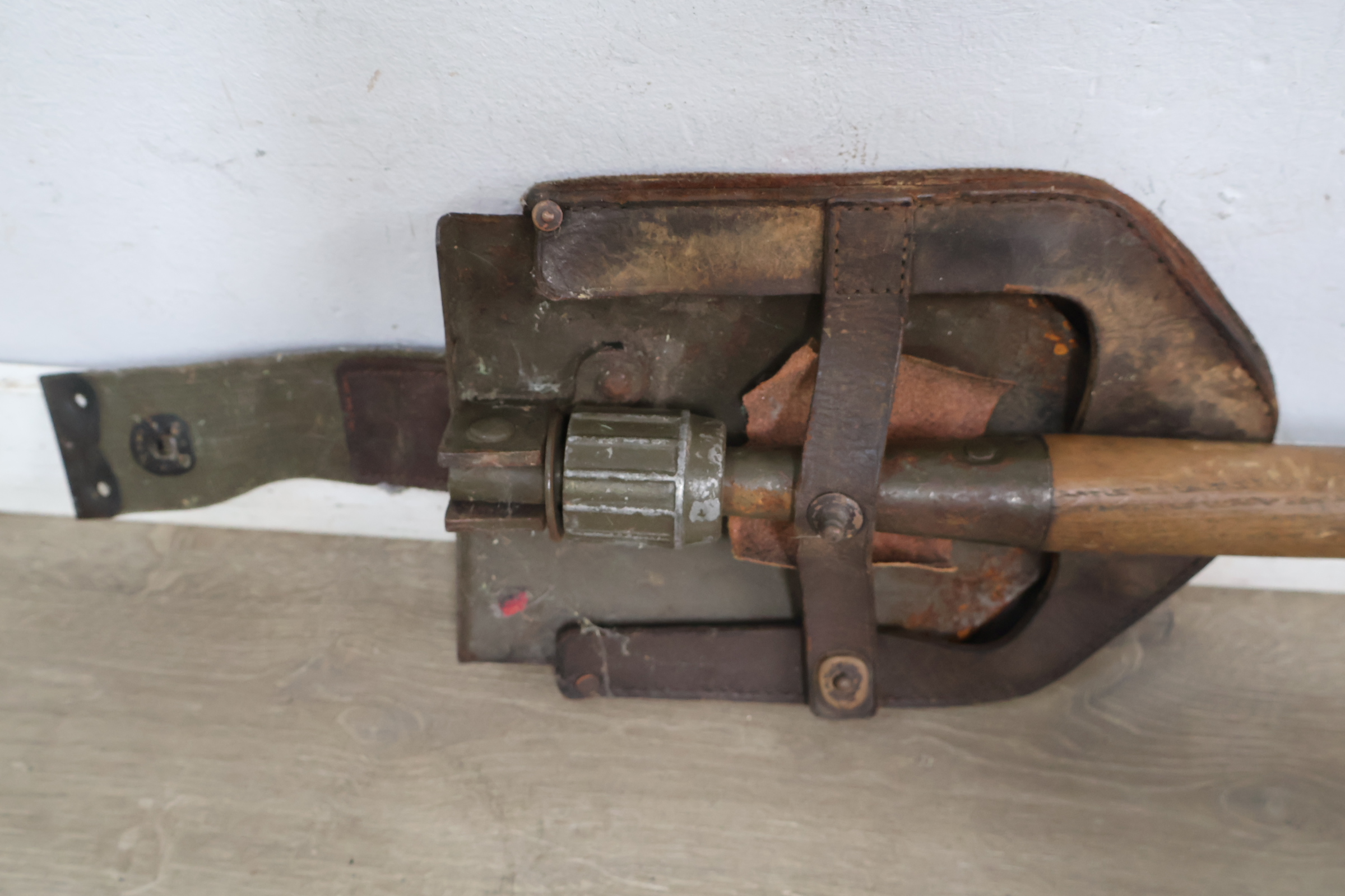 Militaire klapschep – foto 8 – kavel bij GSD Auctions, Zoeterwoude