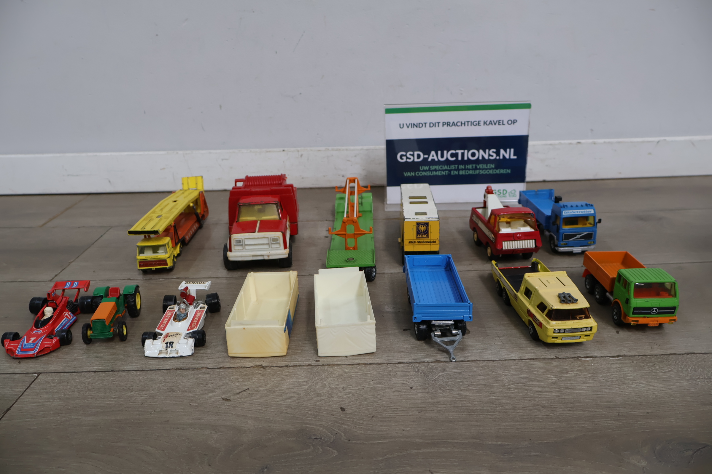 Set van Vintage speelgoedauto's en modellen – foto 2 – kavel bij GSD Auctions, Zoeterwoude