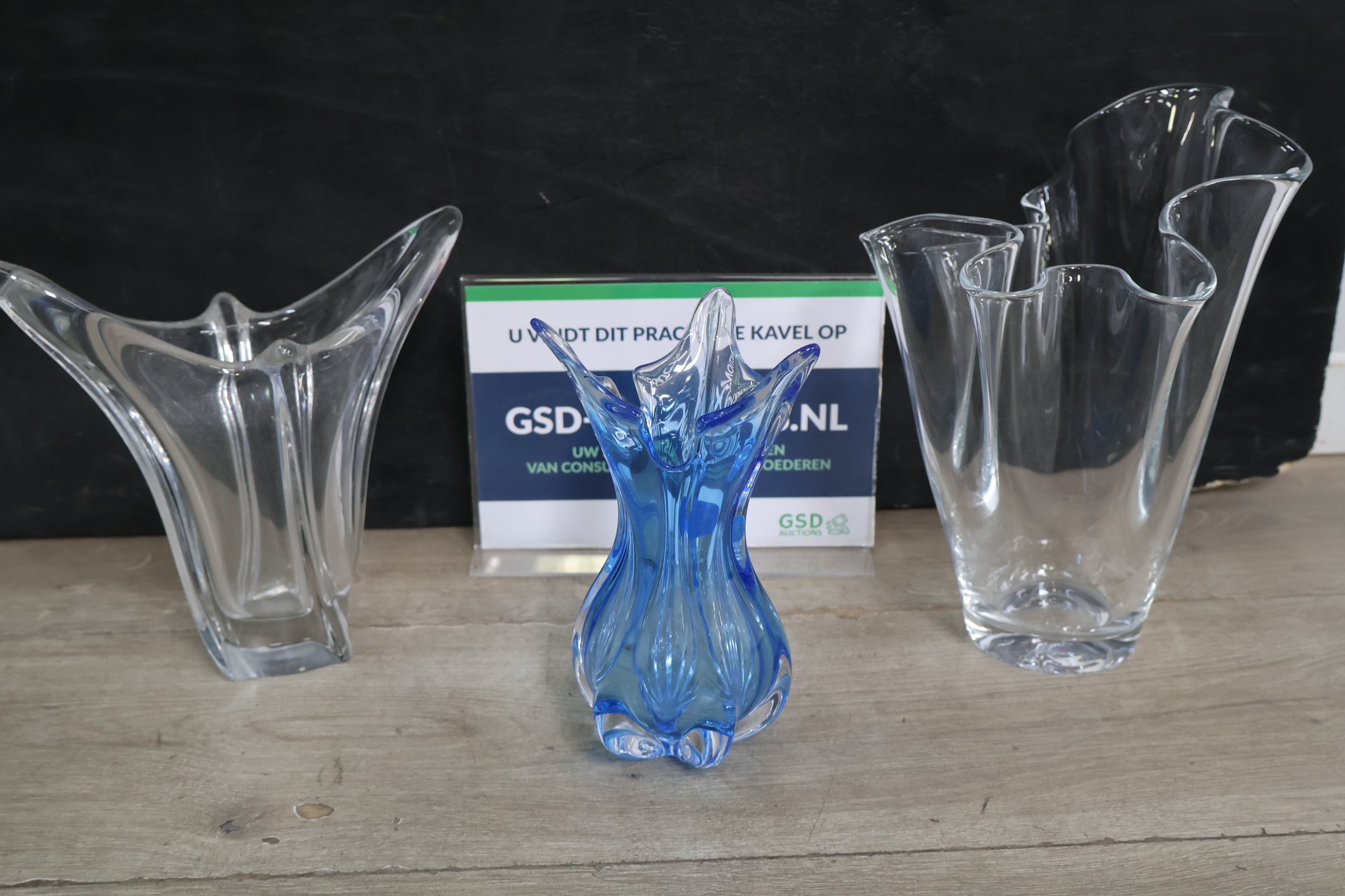 Set van drie vazen – foto 3 – kavel bij GSD Auctions, Zoeterwoude