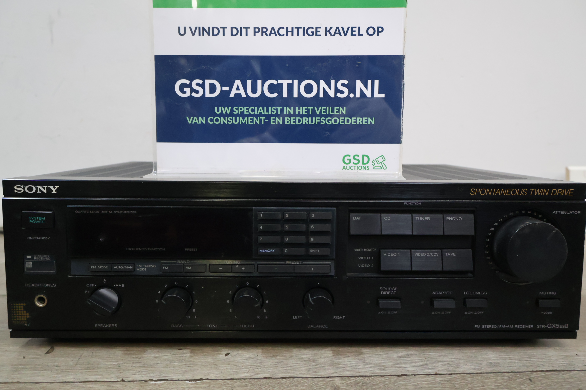 Sony Spontaneous Twin Drive Versterker – foto 2 – kavel bij GSD Auctions, Zoeterwoude